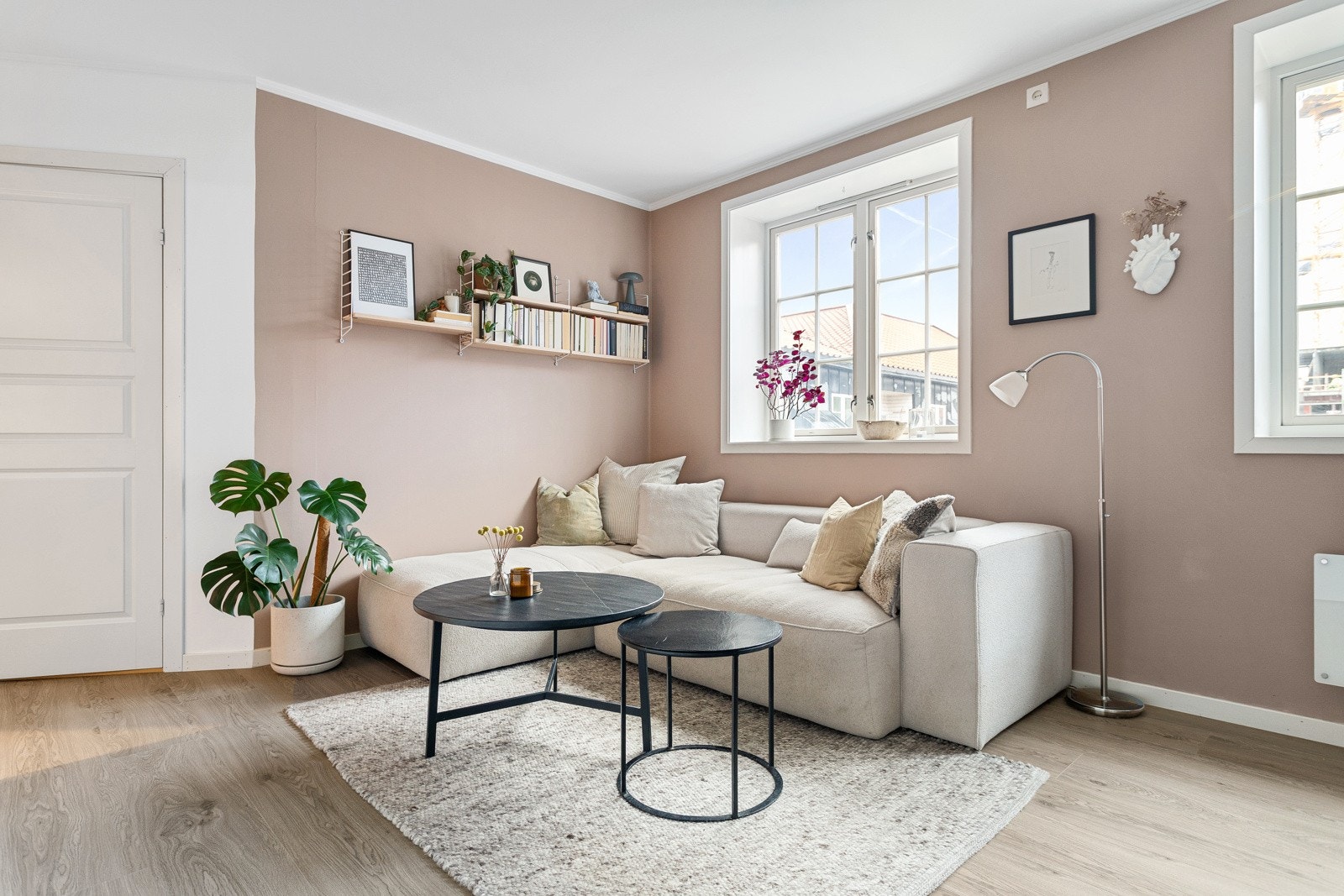 Det er god plass til å innrede med sofakrok. Galleribilde