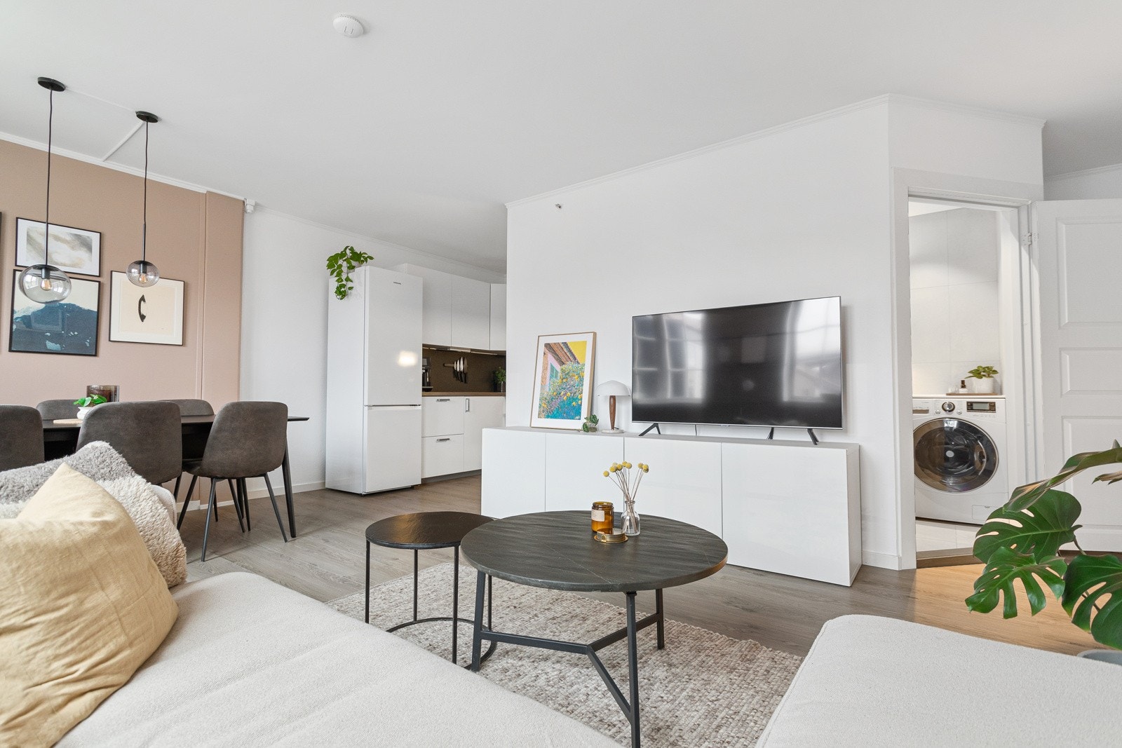 De nøytrale fargevalgene gjør det enkelt å sette sitt eget preg på interiøret. Galleribilde