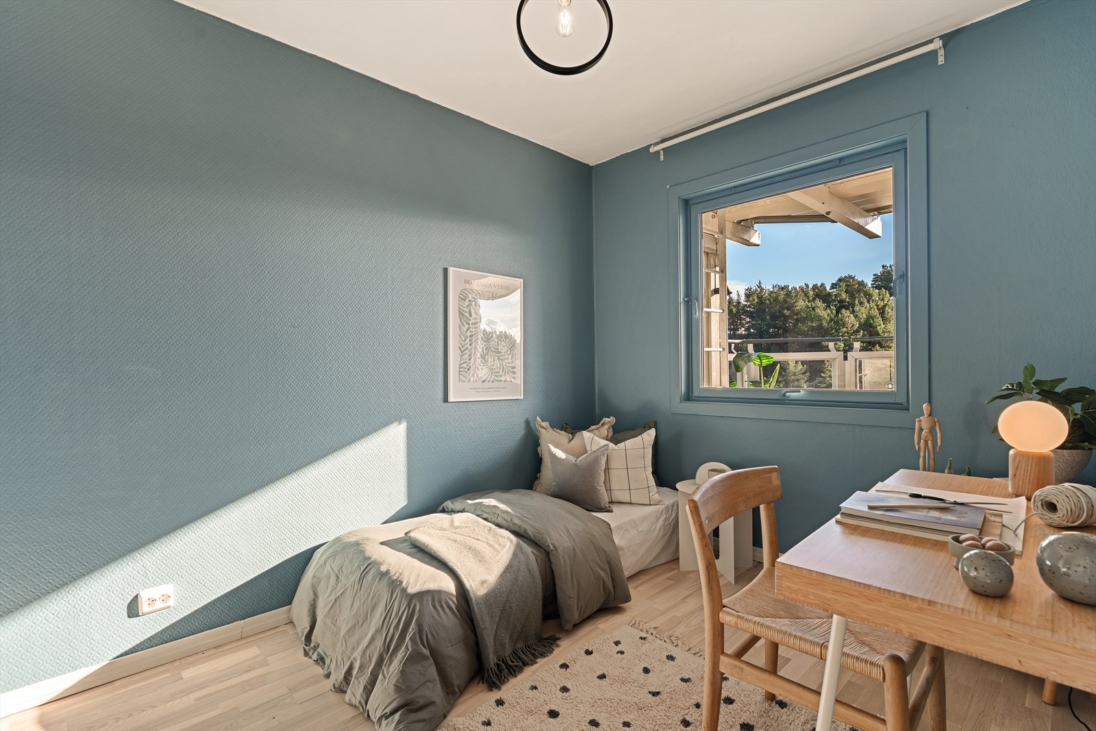 Soverom av god størrelse med plass til å innrede med ønskelig soveromsmøblement! Galleribilde