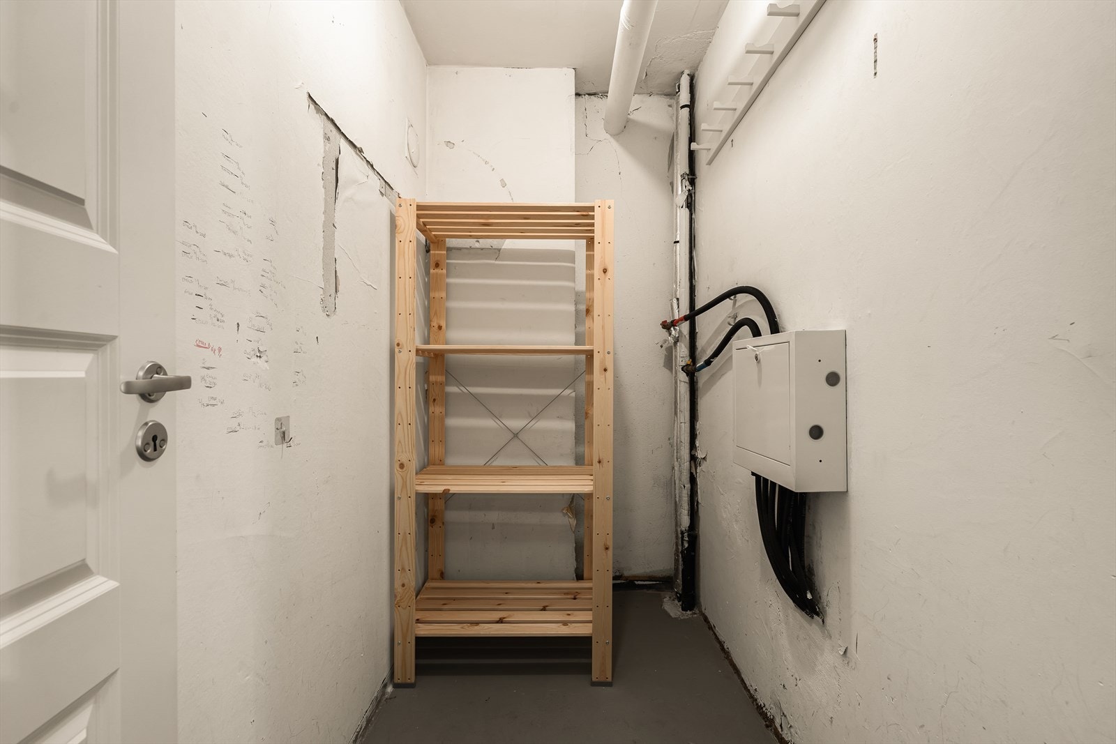 Intern bod med god plass til ekstra oppbevaring! Galleribilde