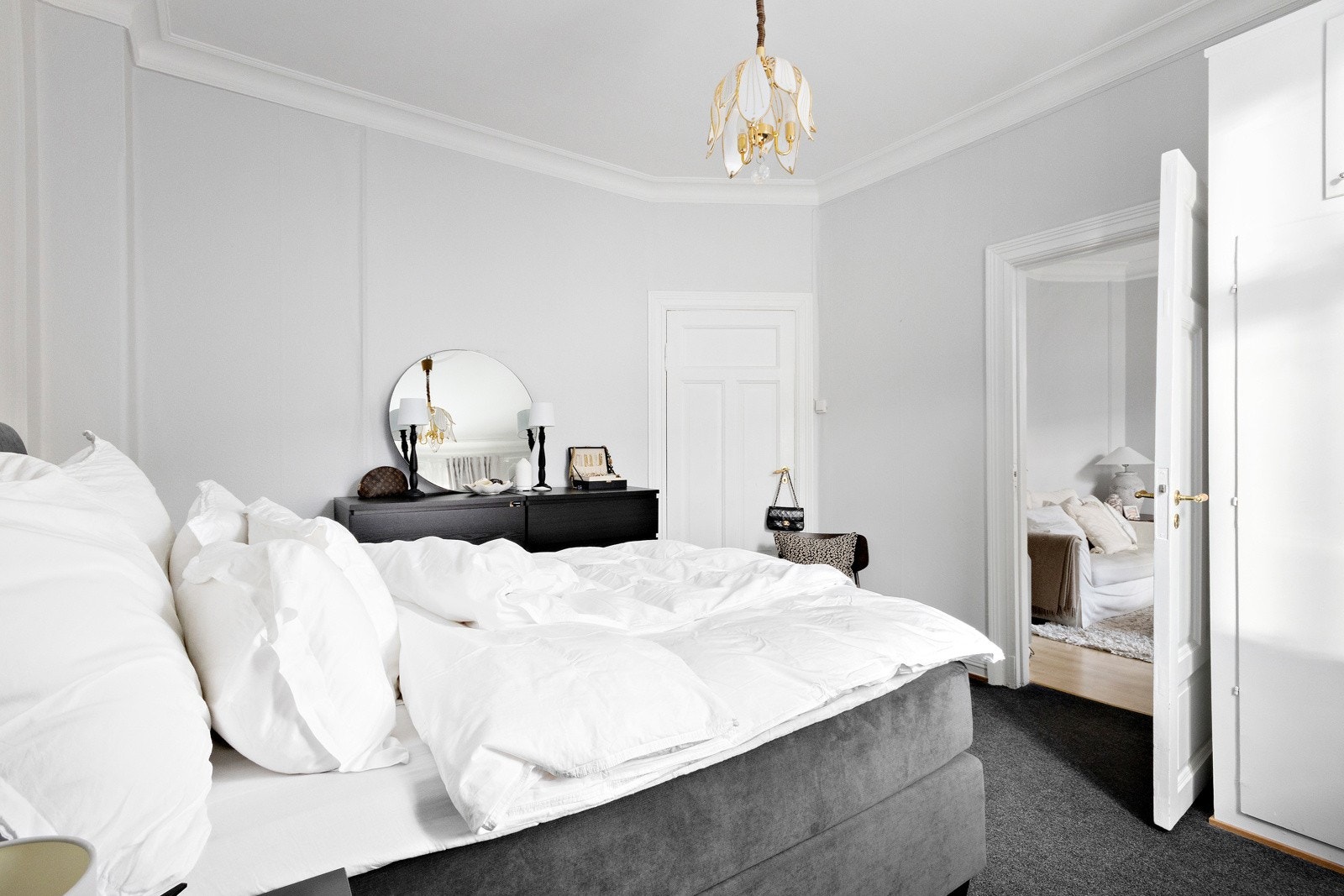 Soverommet har også adkomst til et lite kott. Galleribilde