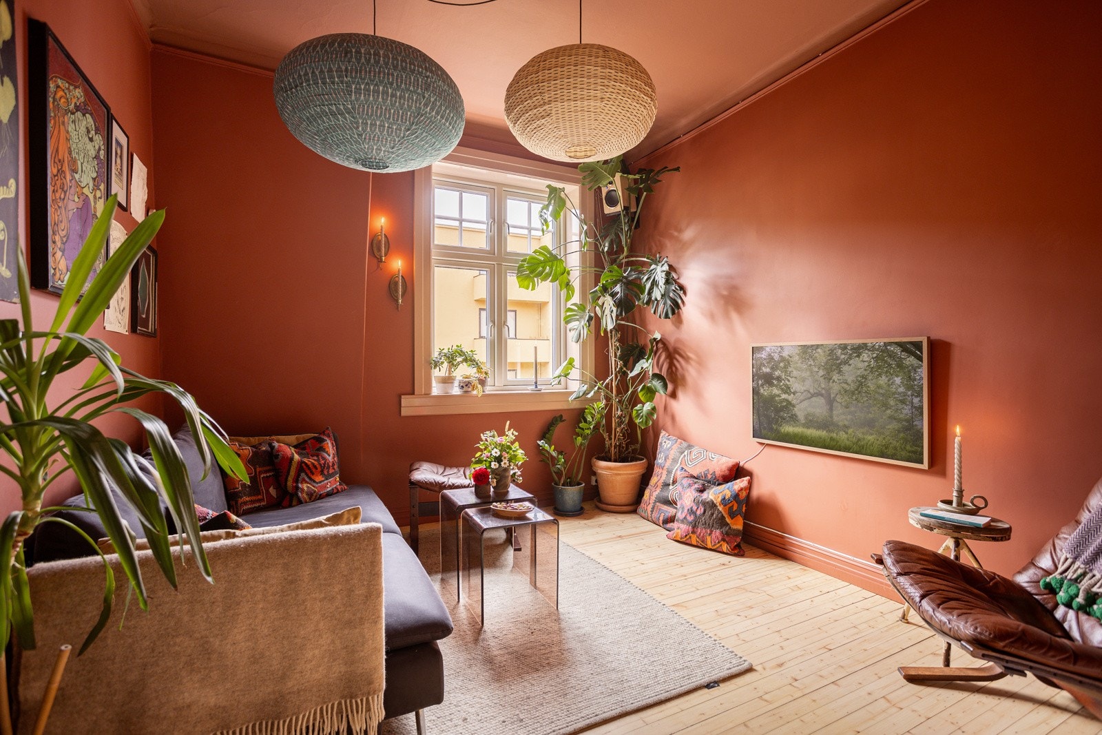 En svært gjennomført og superkoselig 4-roms leilighet som er betydelig oppgradert og ombygget i 2023. Galleribilde