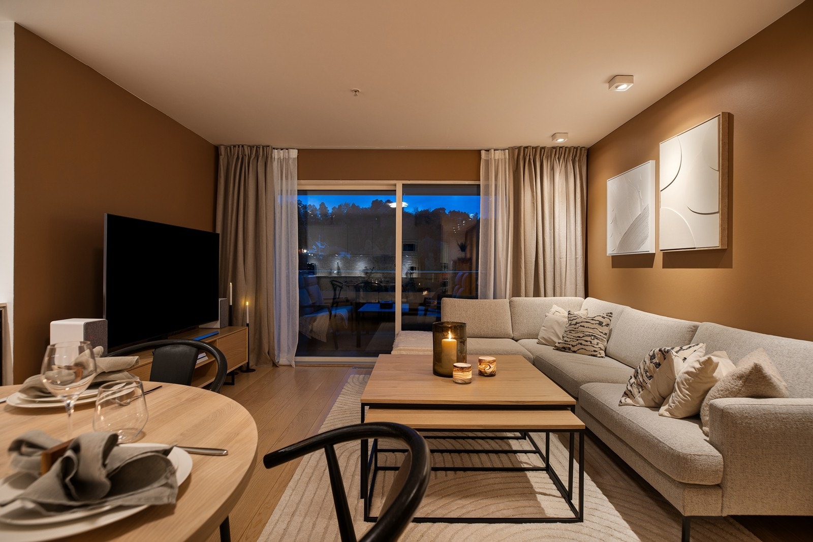 Nydelig kveldsstemning hvor det tilrettelegges for mange fine kveldsstunder. Galleribilde