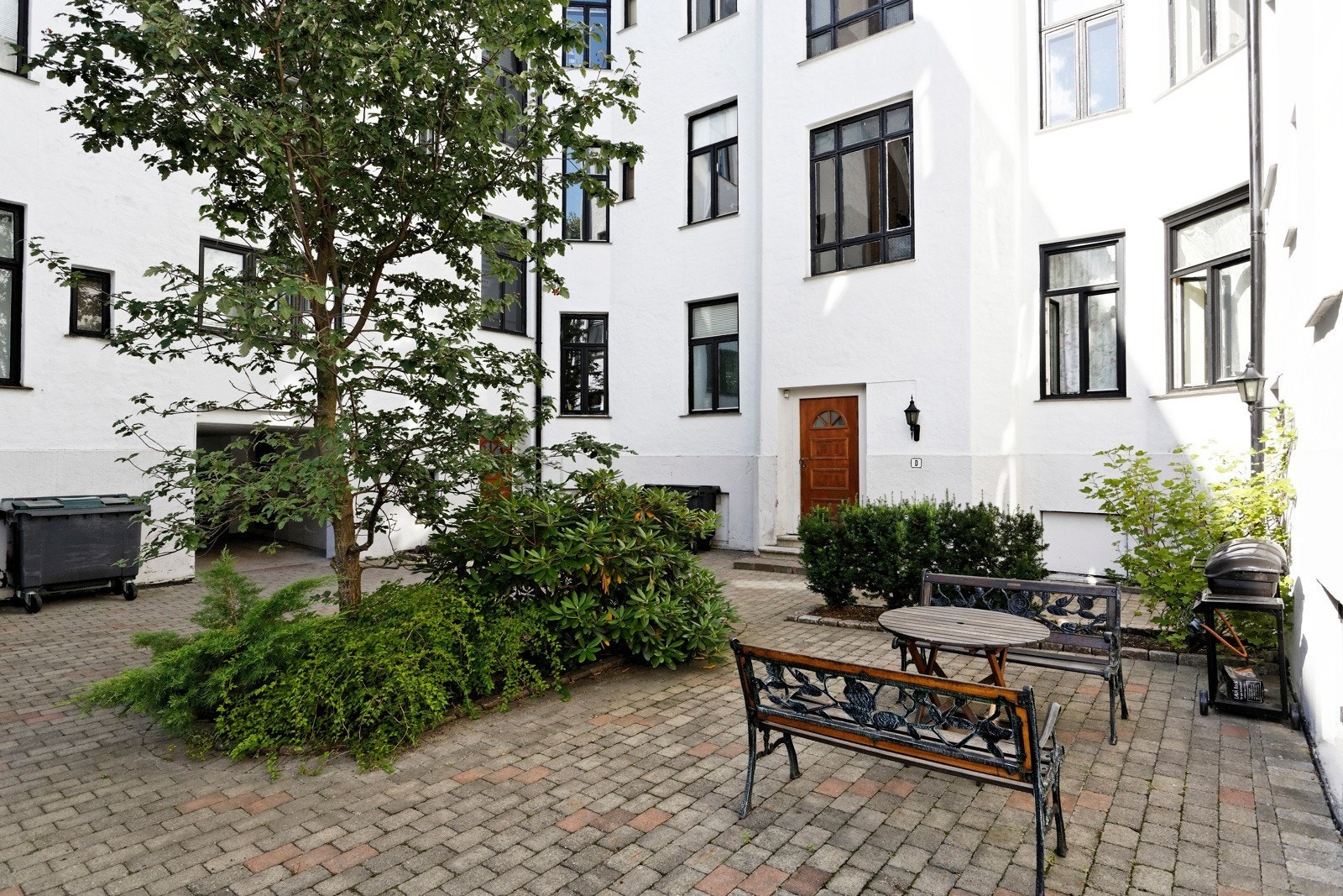 Felles opparbeidet gårdsrom. Galleribilde