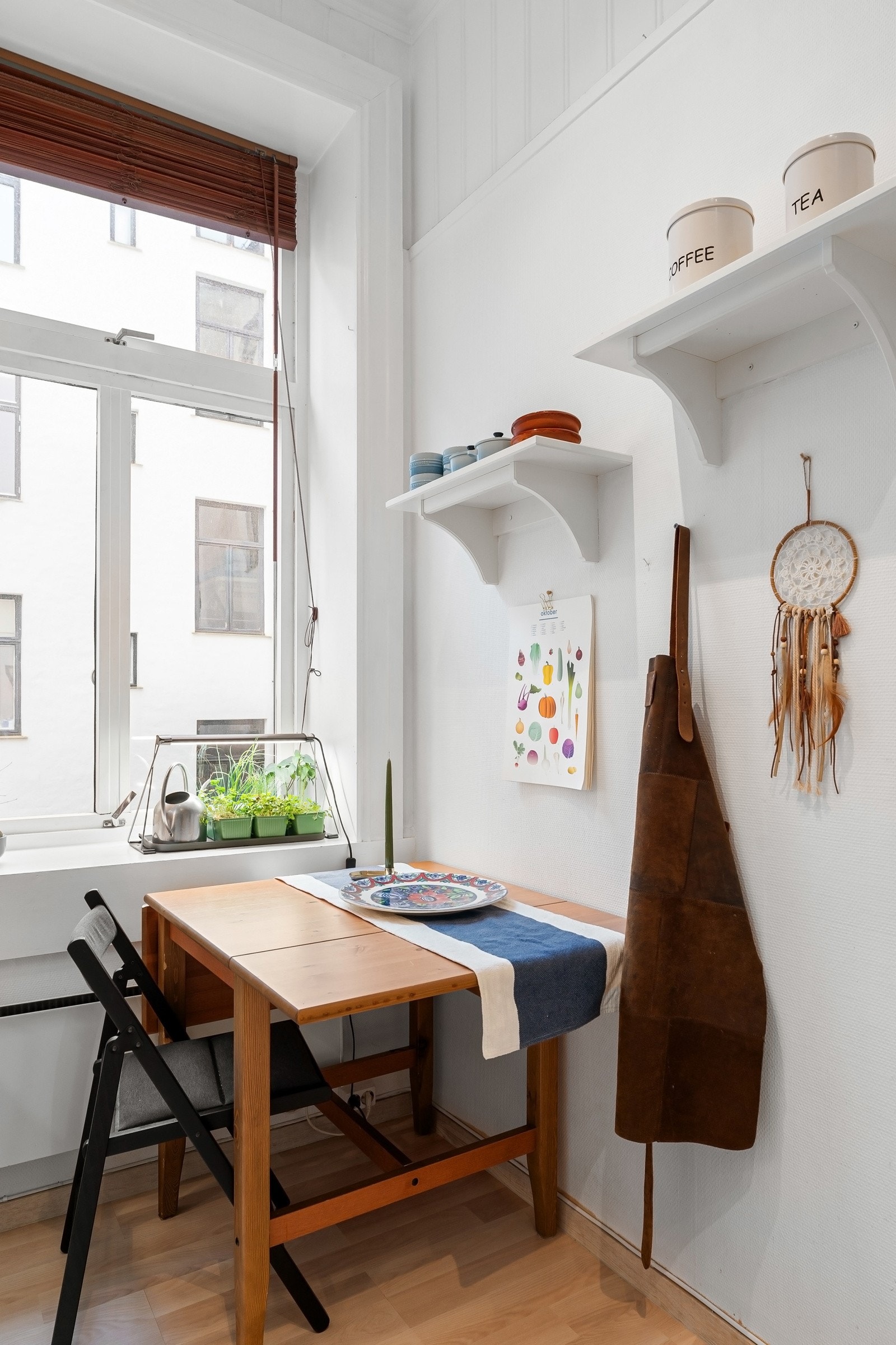 Plass til spisebord med tilhørende spisestoler. Galleribilde