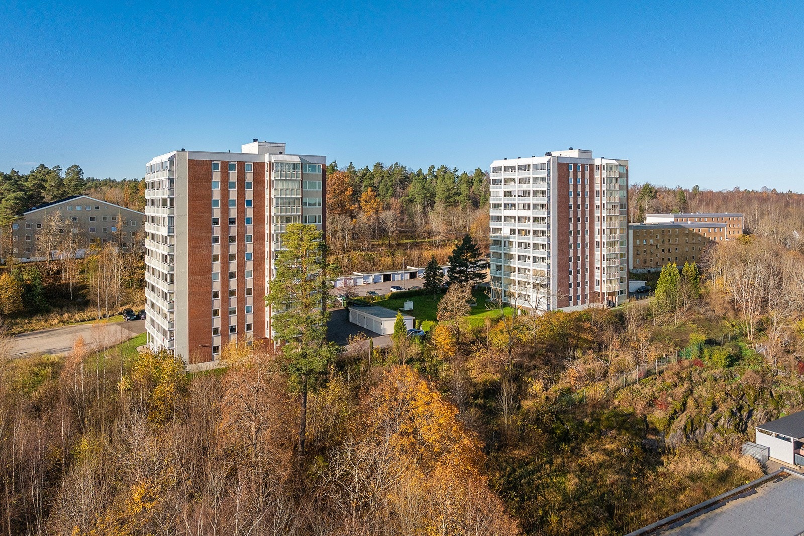 Utvendige har du fellesarealer hvor du kan møte naboer og grille Galleribilde