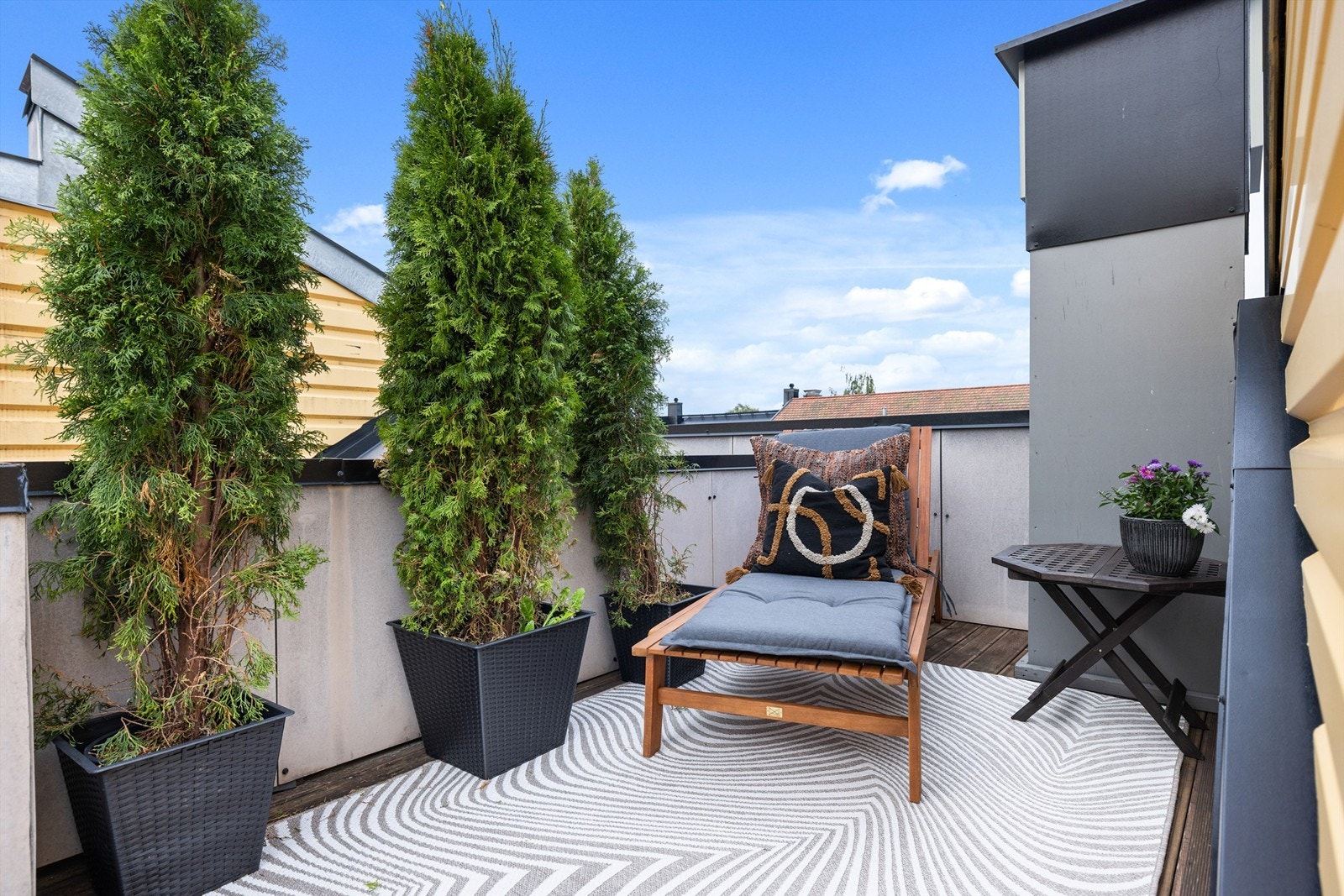 Solrik takterrasse. Sameiet tak er nylig lagt nytt. Galleribilde