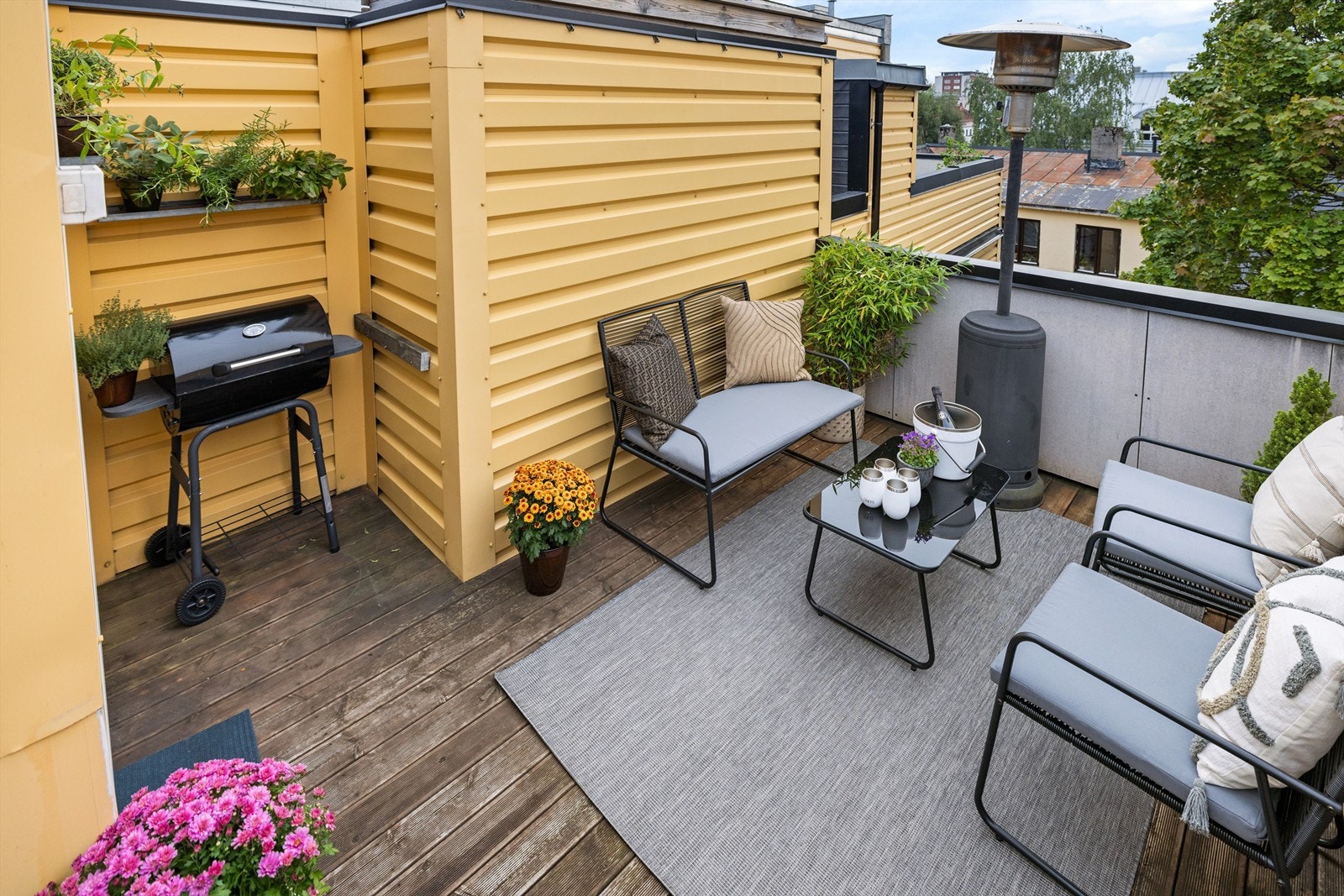 Dette er en moderne toppleilighet med en nydelig, privat takterrasse. Galleribilde