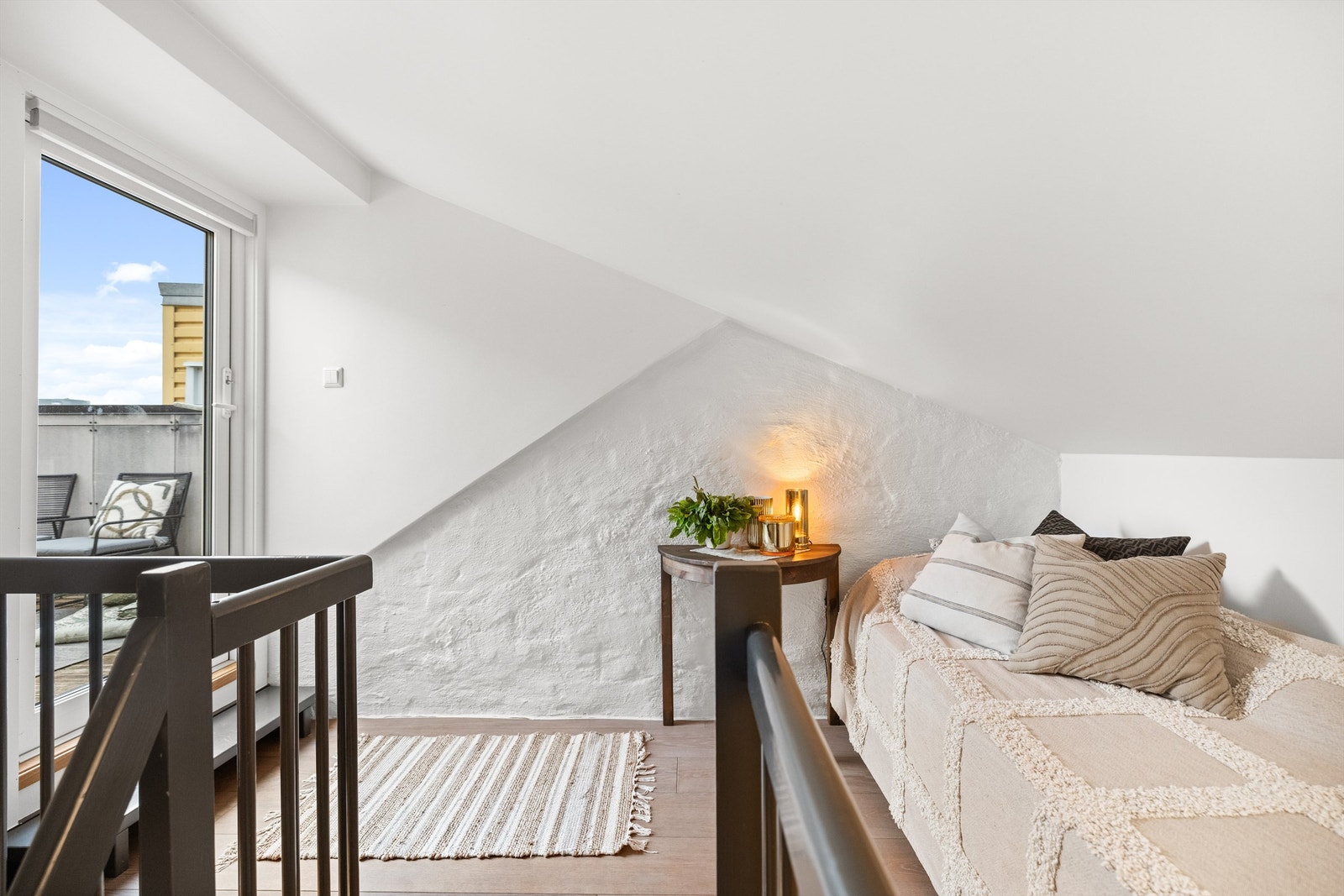 Den koselige loftstuen er det perfekte stedet å trekke seg tilbake. Galleribilde