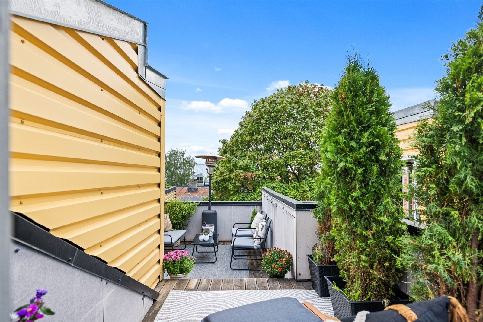 Takterrassen er delt inn i to soner. Galleribilde