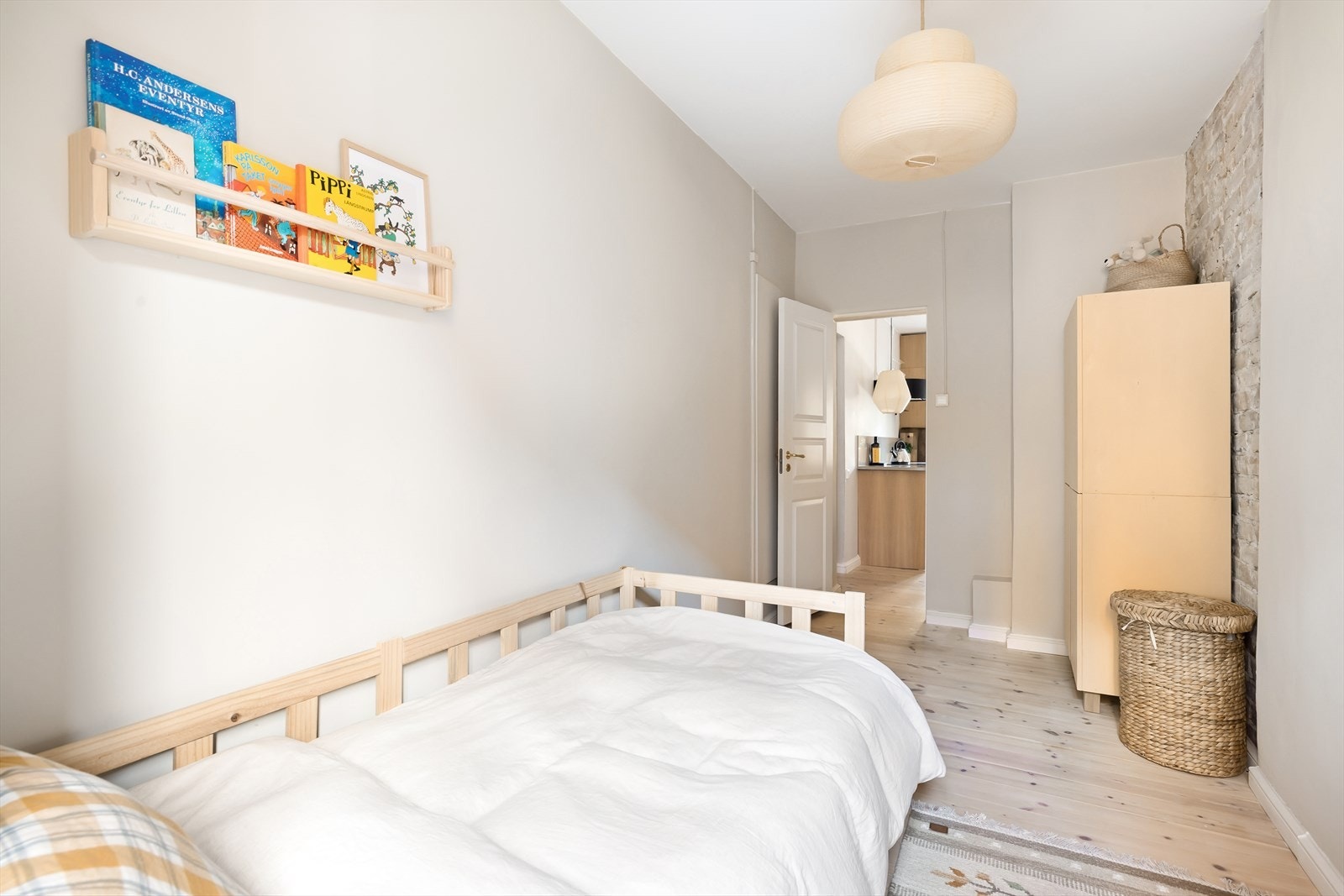 - Rommet er ca. 2,02 meter bredet og ca. 4,10 meter langt - Galleribilde