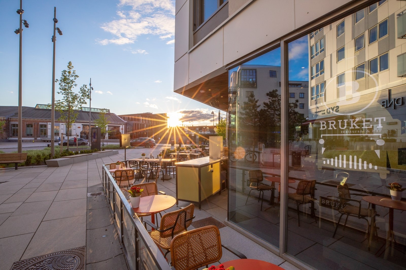 Området byr på flere spisesteder og kaféer. Galleribilde
