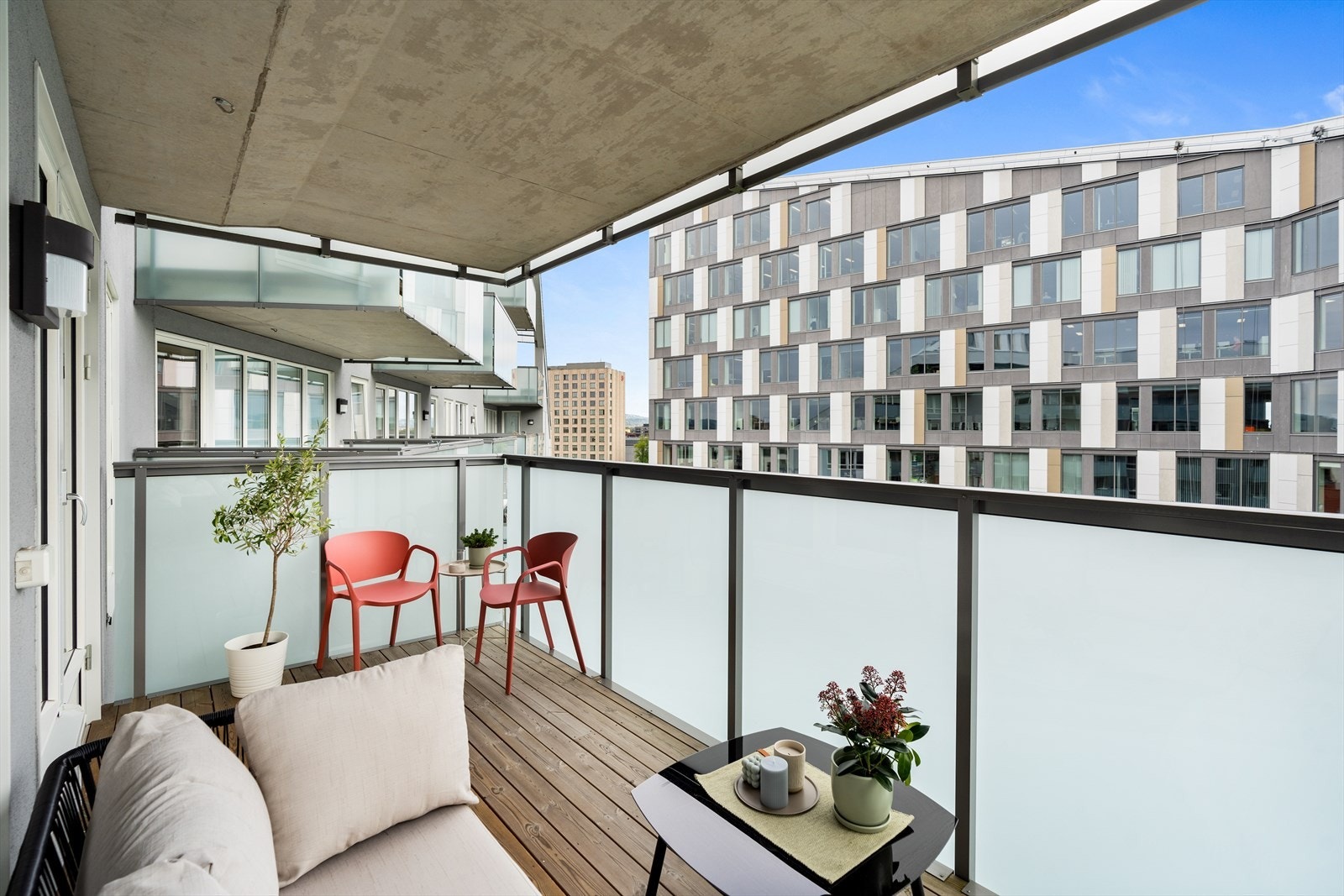 Fra stuen er det utgang til en herlig sydvendt balkong på 11 m². Galleribilde