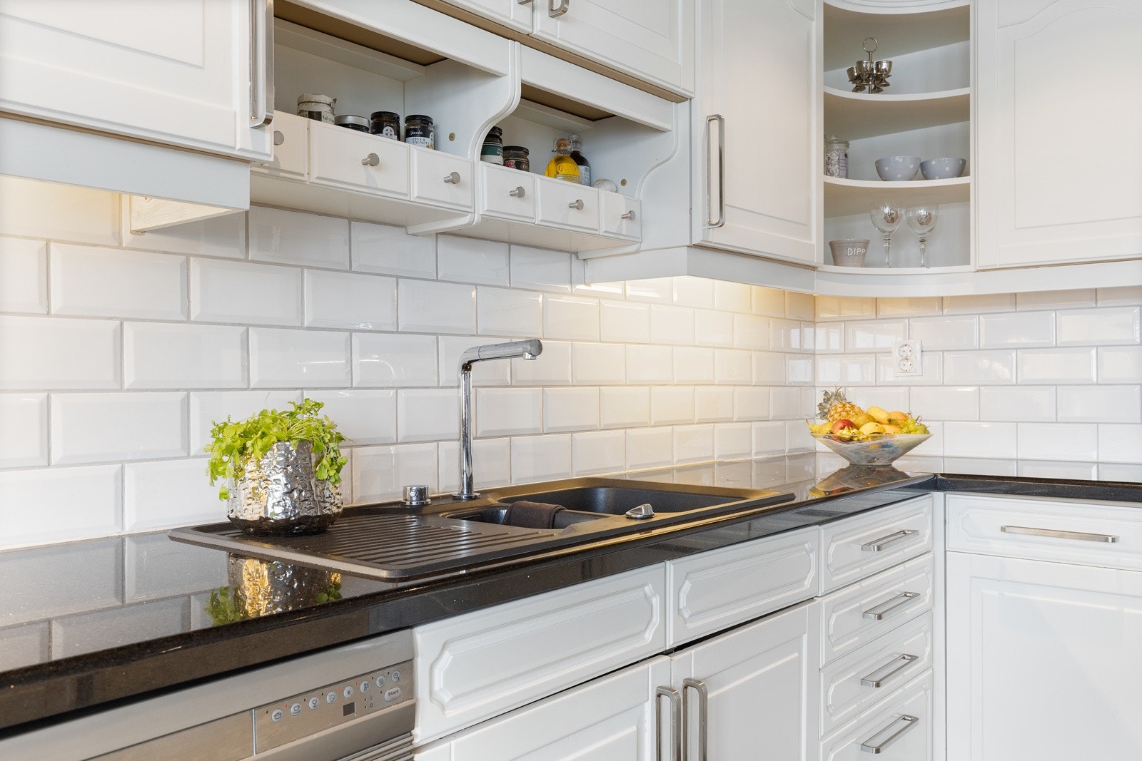 Granitt benkeplate. Galleribilde