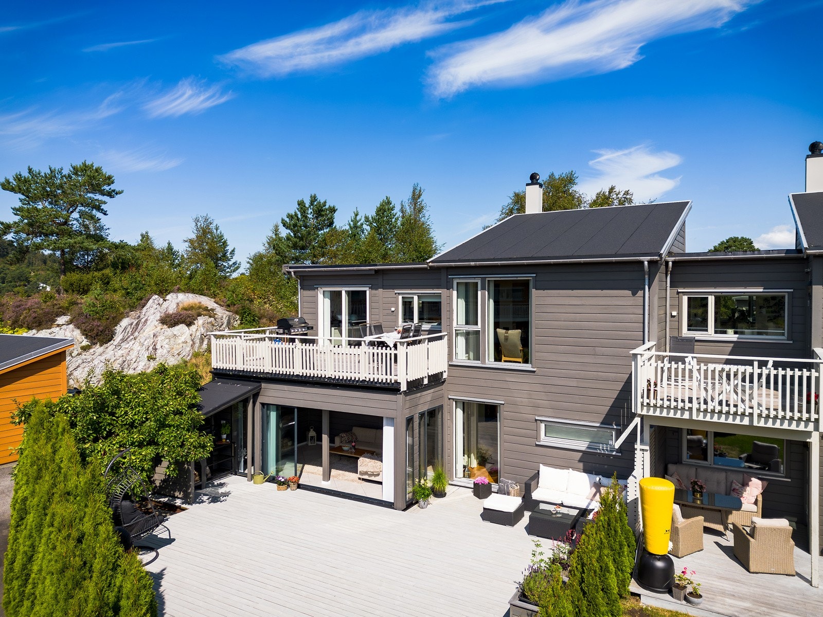 PrivatMegleren v/ Ådne Arild Horn har den store glede av å presentere Indre Steinsvik 19C. Galleribilde