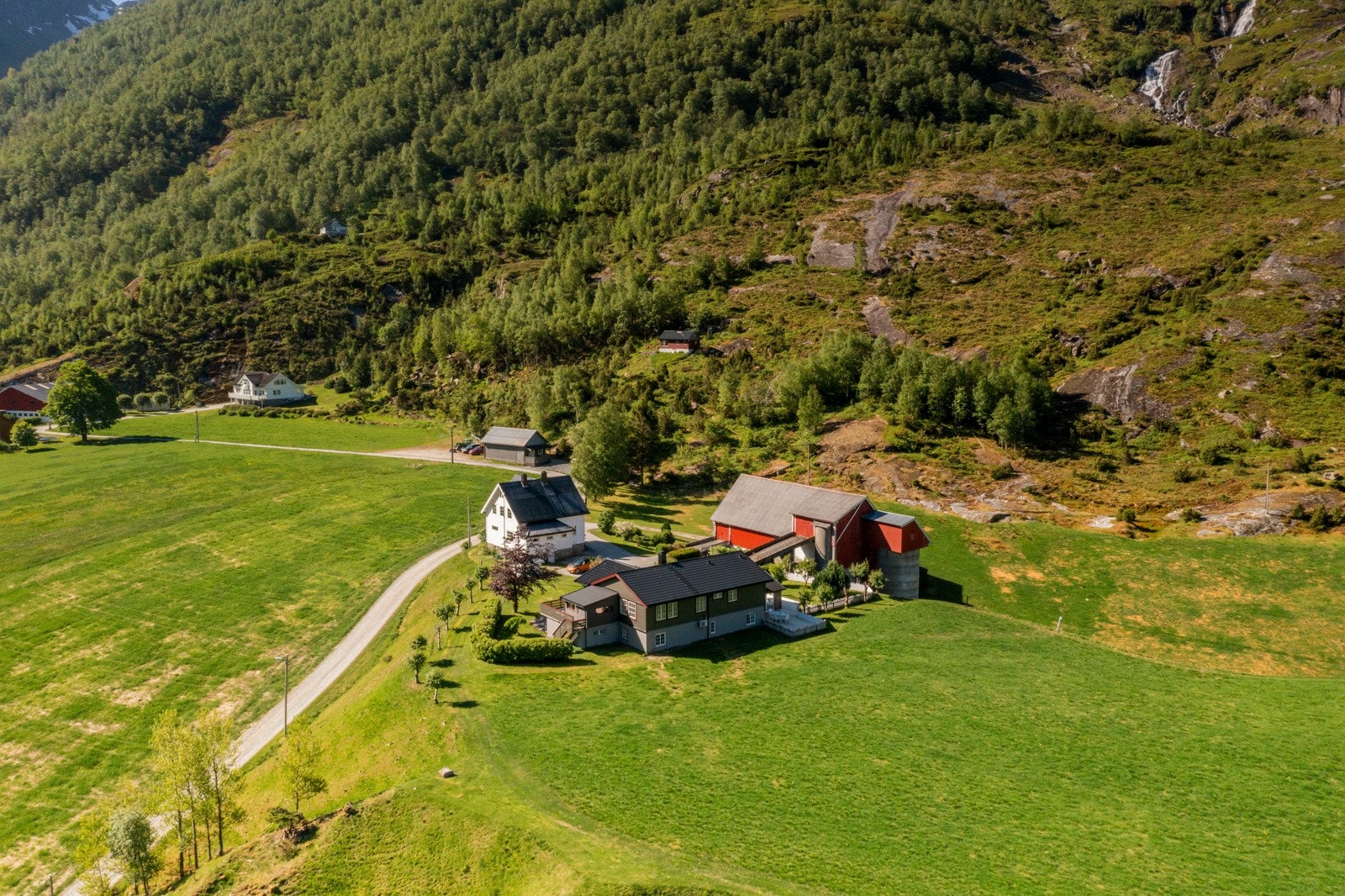 Drifta på gården består i dag av sauehold, men har tidligere også hatt storfe på gården Galleribilde
