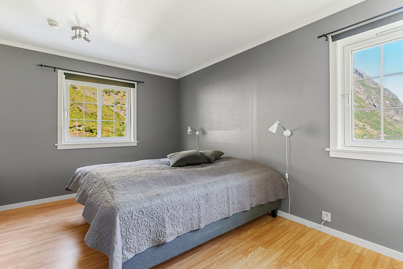 Soverom 1 av 2 på hovedplan Galleribilde