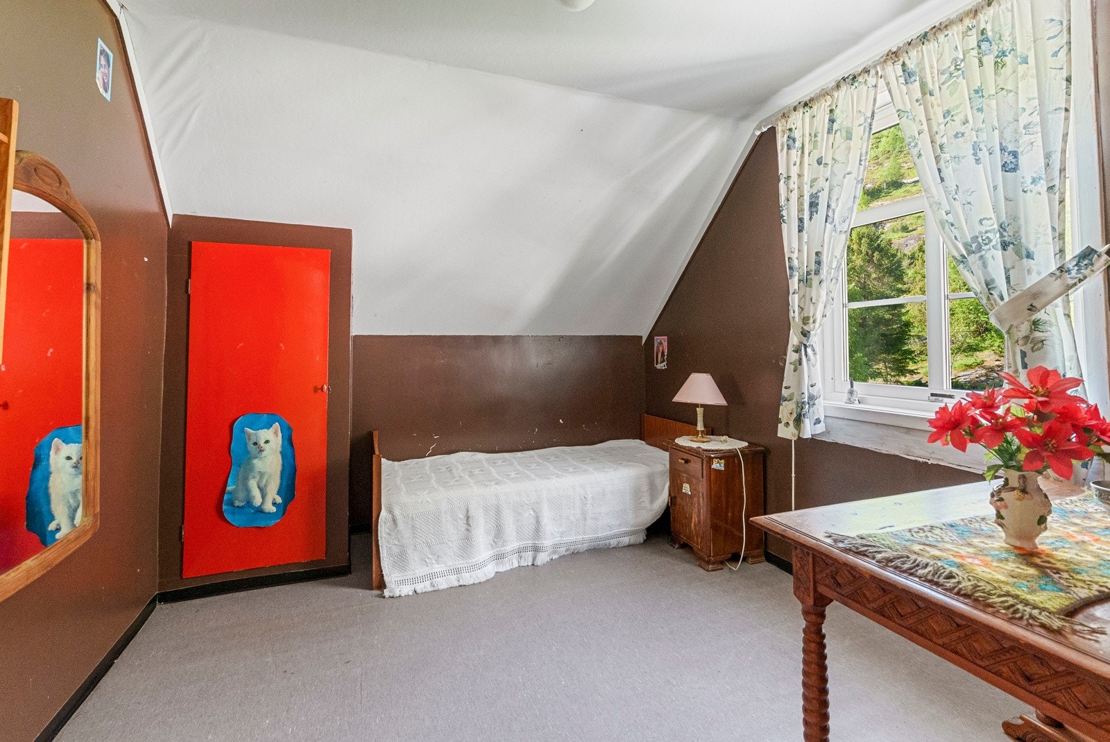 Soverom i 2.etg. - Boligen er innredet med i alt 5 soverom Galleribilde