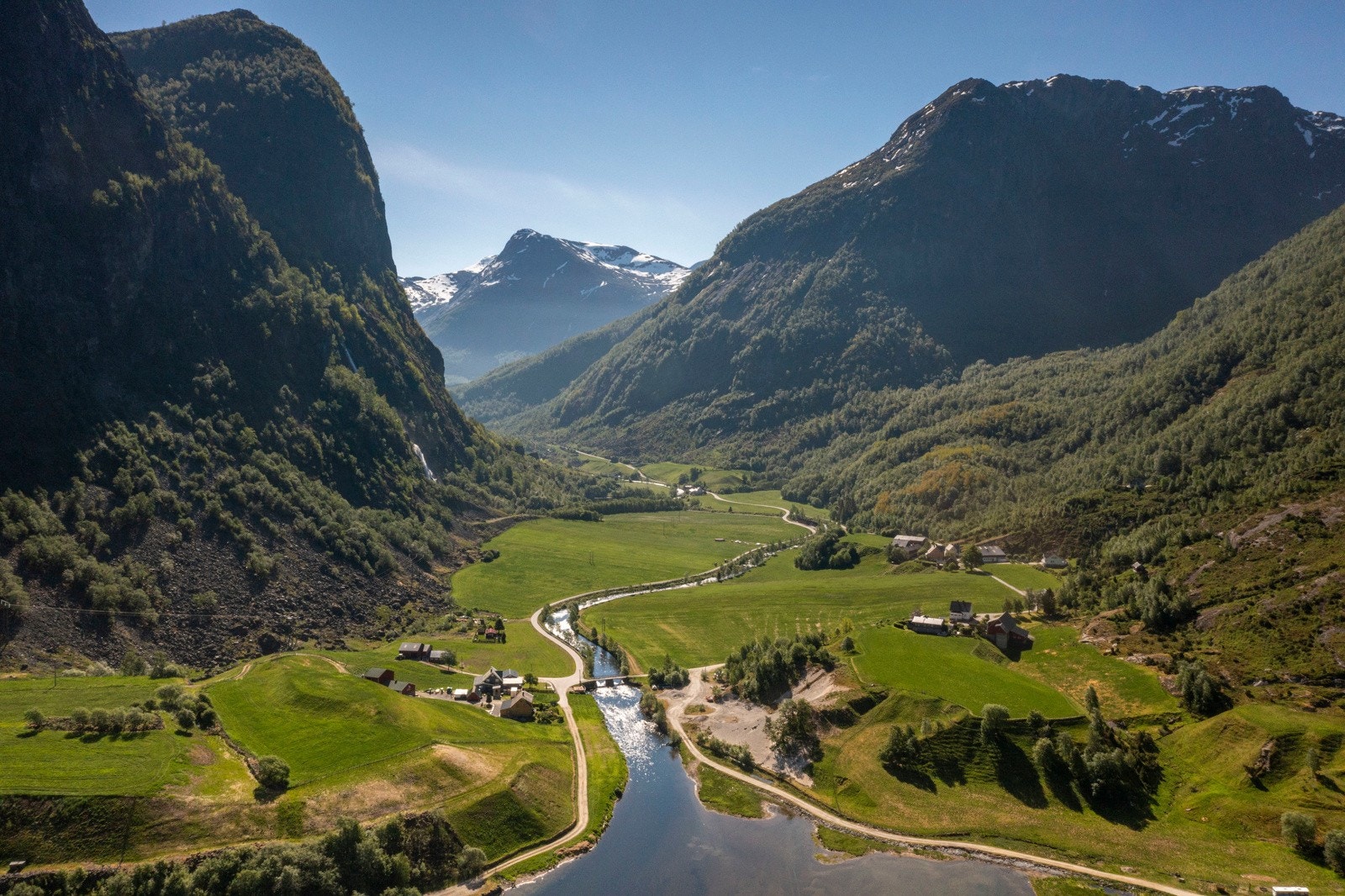 Velkommen til visning - Husk påmelding til megler tlf. 41589170 / csm@fjordmegler.no Galleribilde