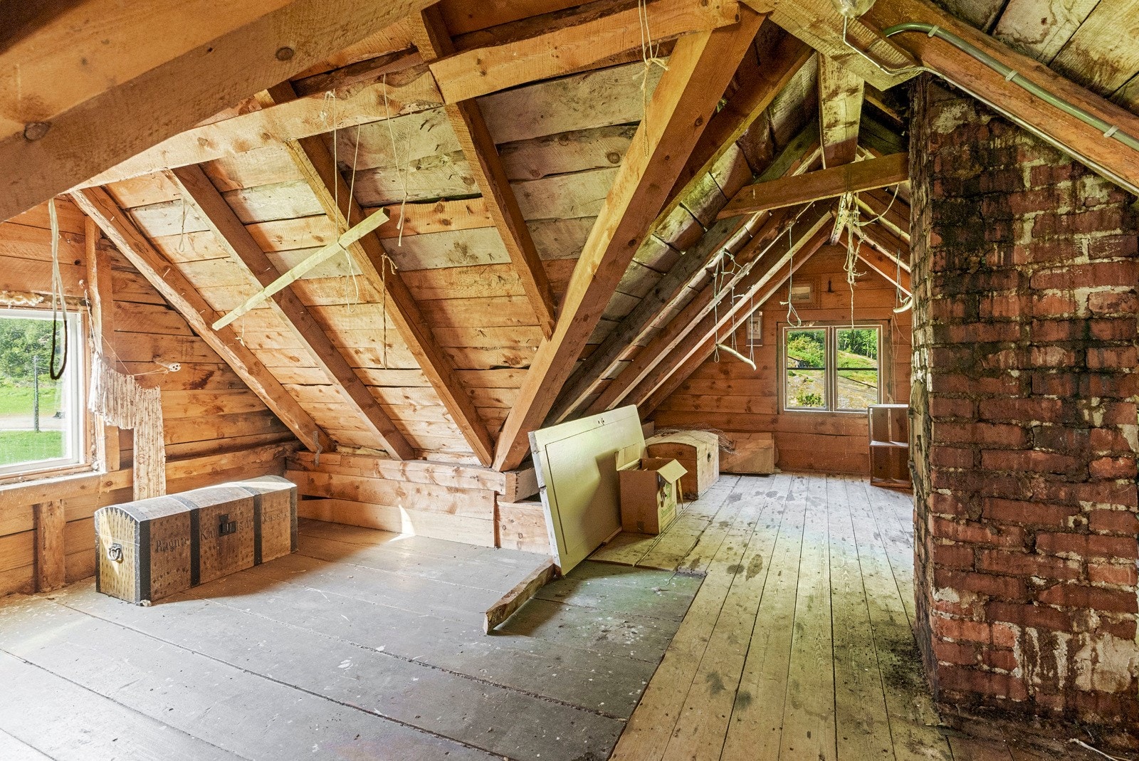 Høyloft med arkutstikk Galleribilde