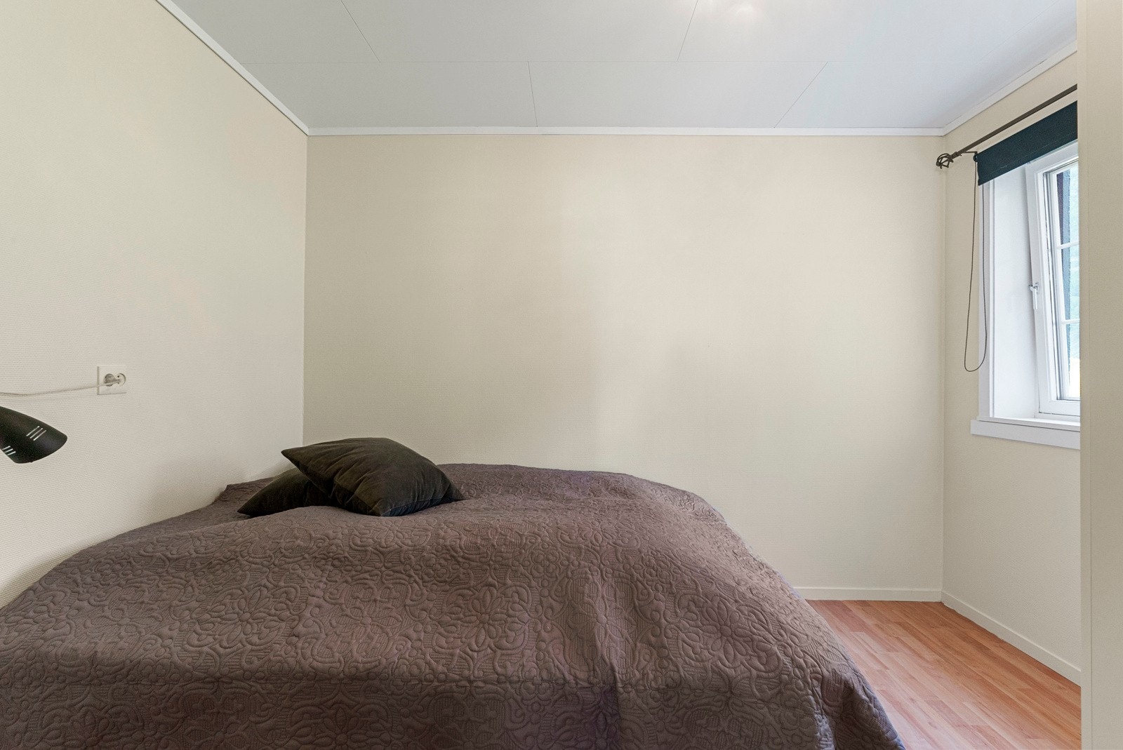 Soverom 2 av 2 i underetasjen Galleribilde