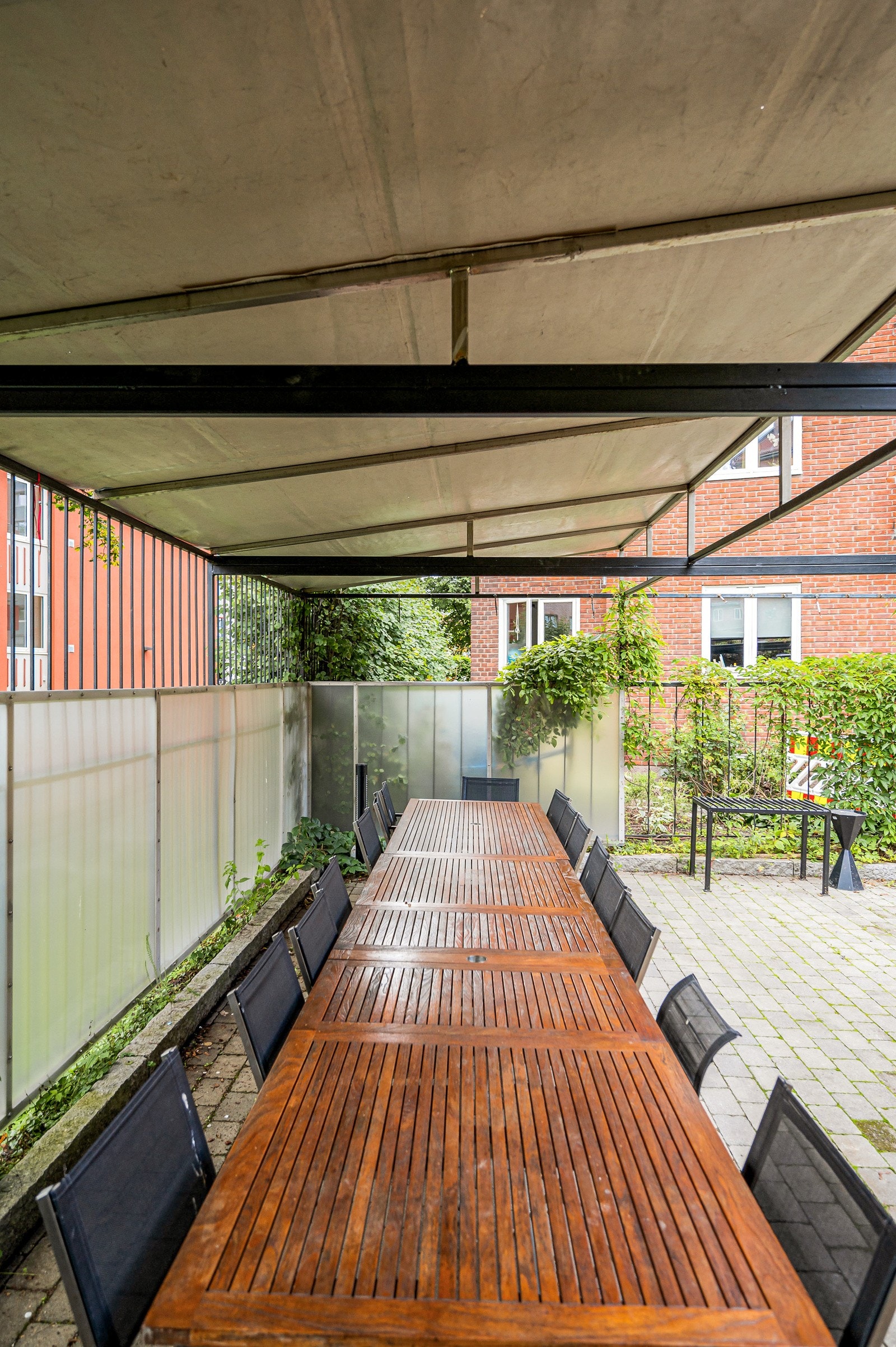 Hva med å invitere hele vennegjengen eller storfamilien på hyggelig sommerfeiring? Her får alle plass! Galleribilde