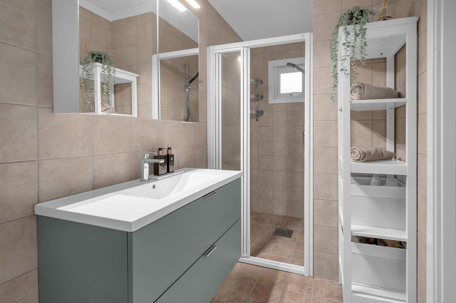 Varmekabler i gulv ihht selgers opplysninger Galleribilde