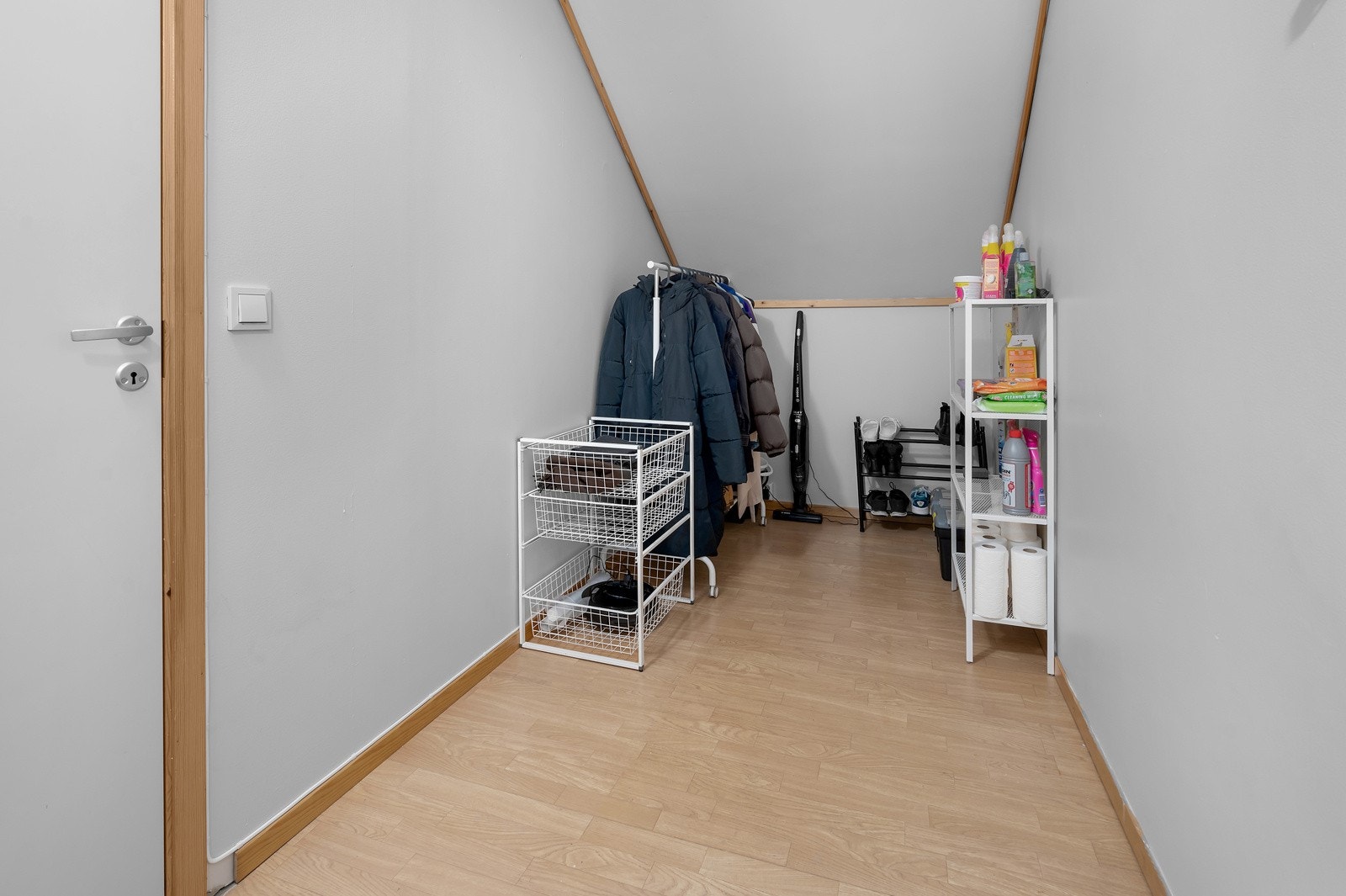 Bod med gode oppbevaringsmuligheter Galleribilde