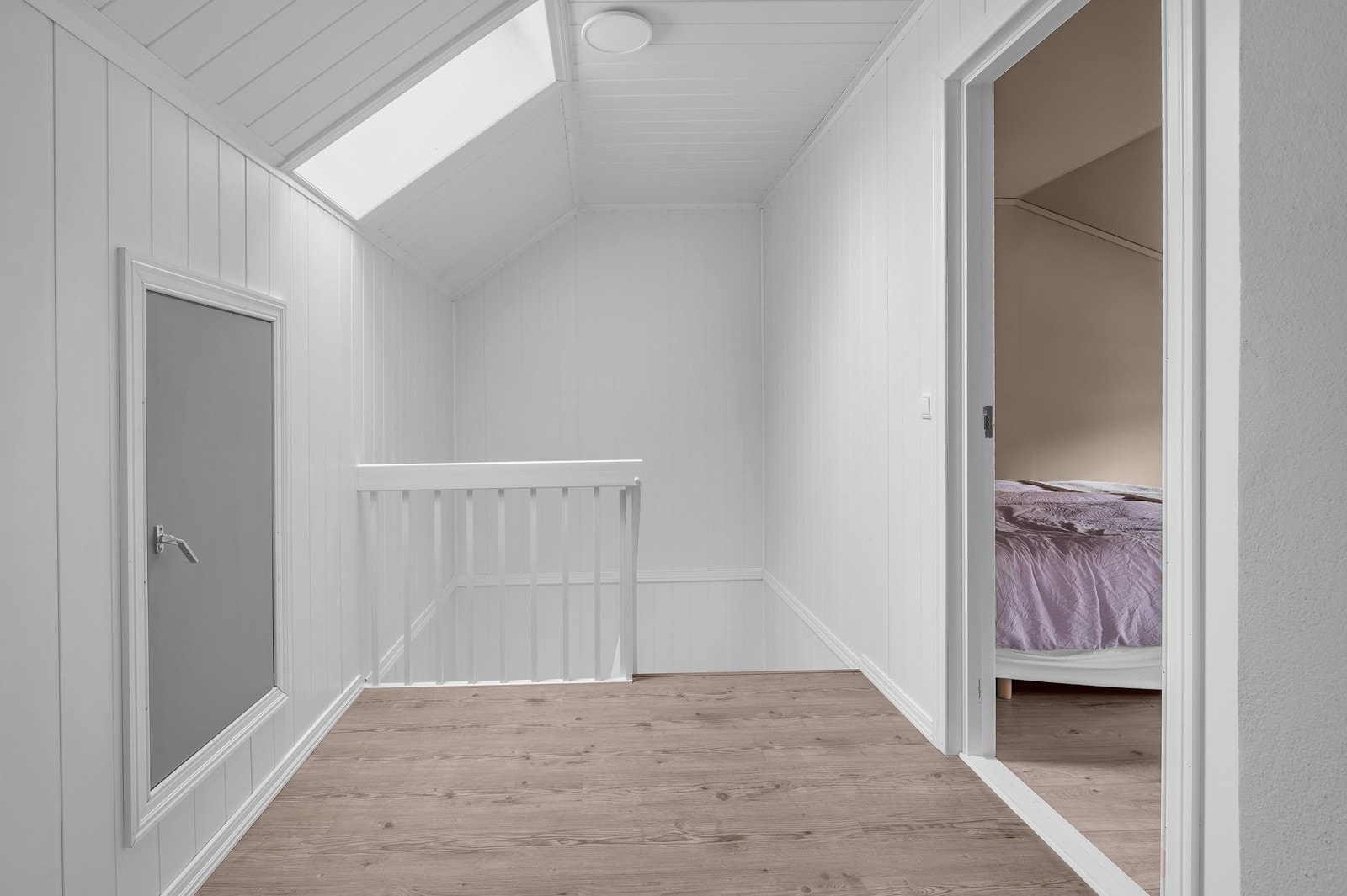 Trappeoppgang til loftsetasje Galleribilde