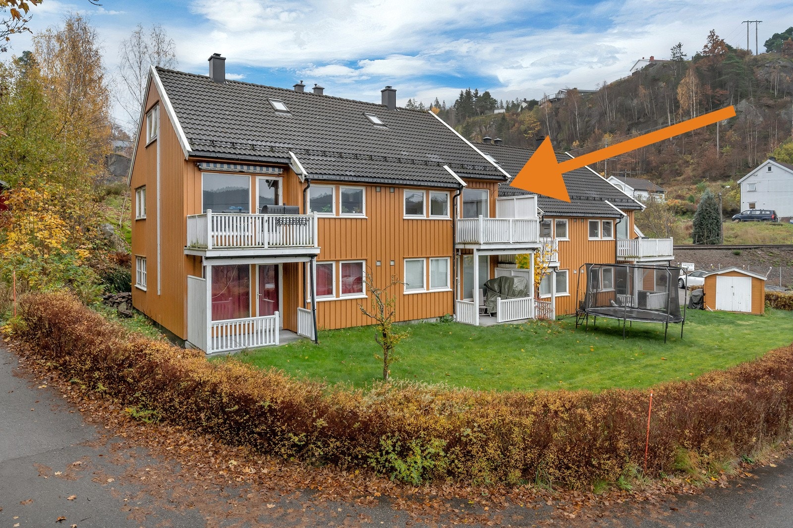 En velholdt 3-roms andelsleilighet med solrik veranda og sentral beliggenhet Galleribilde