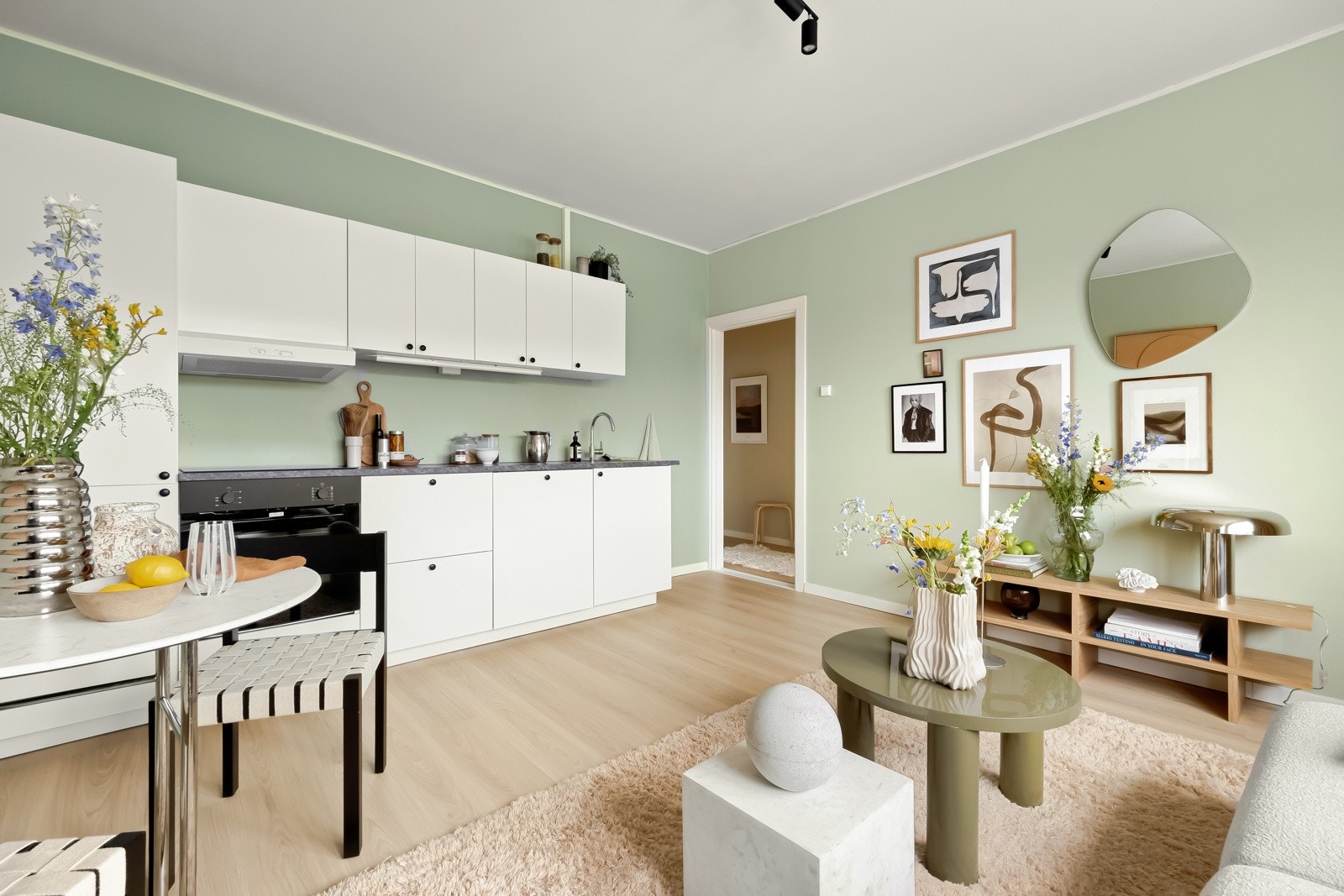 Alle hvitevarer medfølger selvfølgelig leiligheten ved salg. Galleribilde