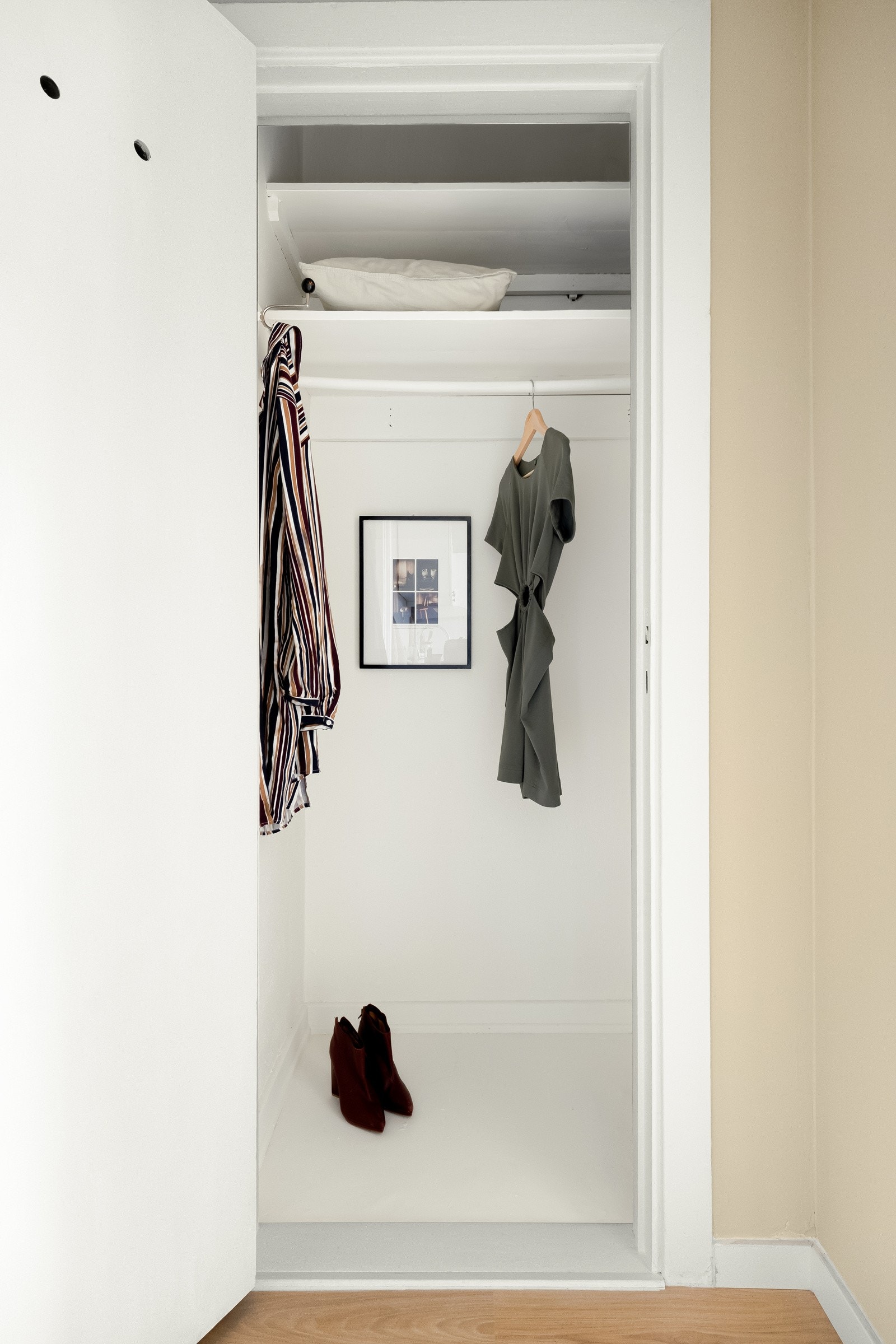 Den innvendige boden/kottet er virkelig praktisk med god plass til det du måtte trenge. Galleribilde