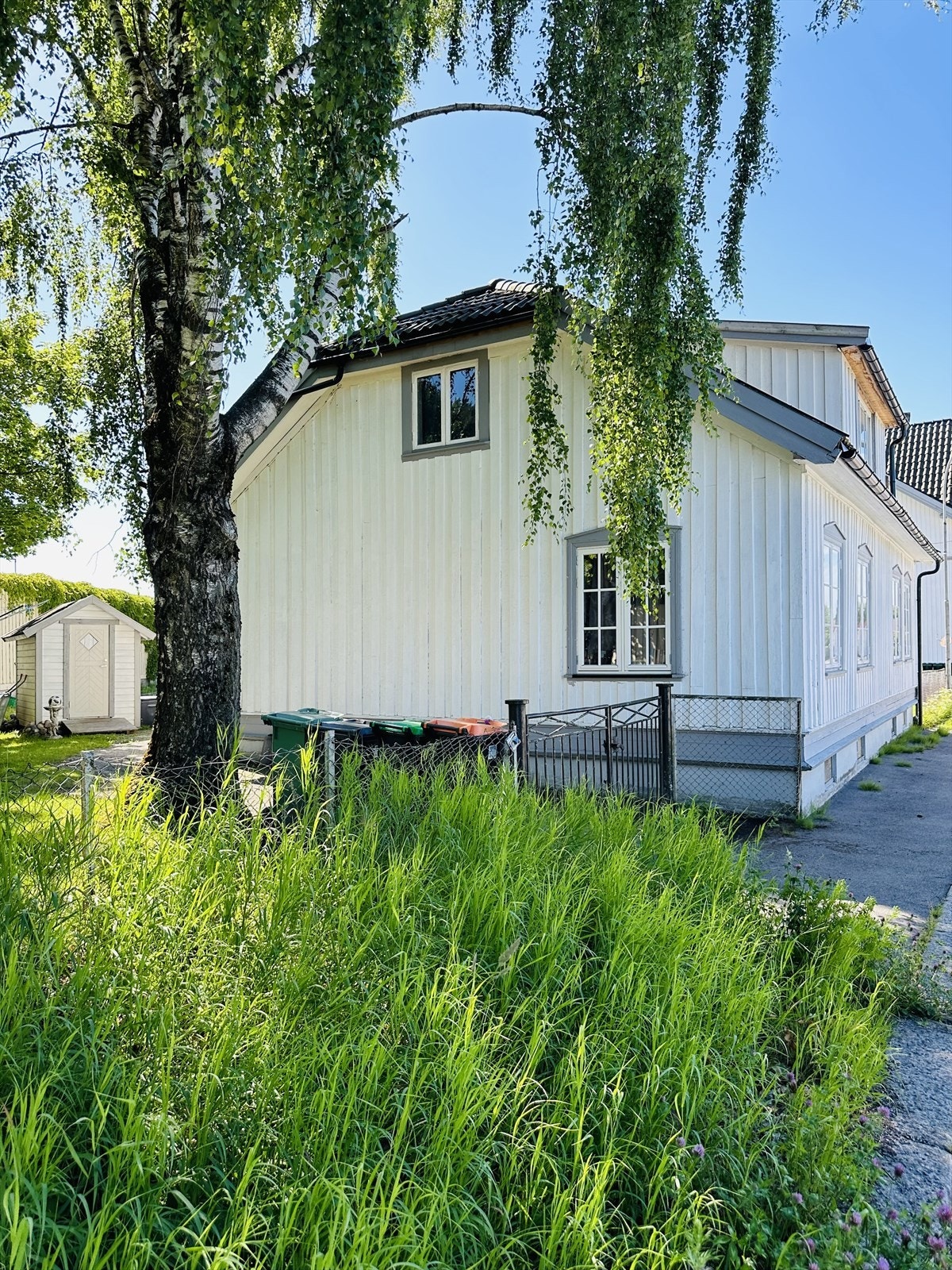 Sjarmerende bolig som trenger en real oppgradering Galleribilde