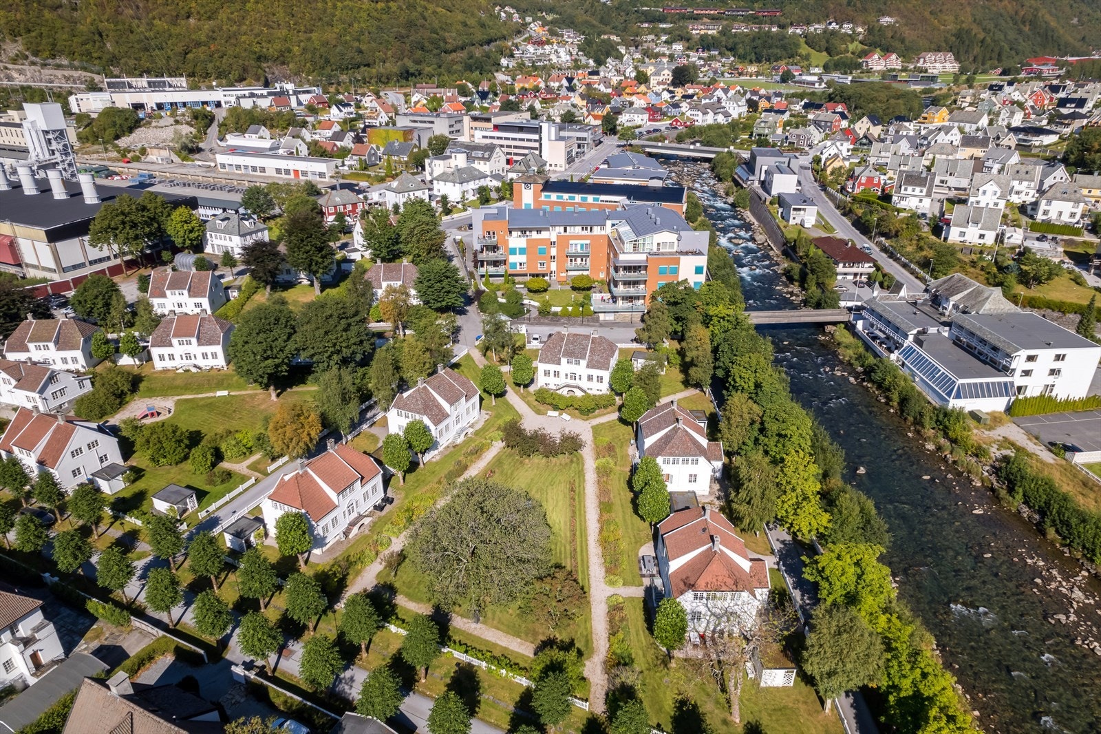 Eigedommen ligg fint plassert Galleribilde