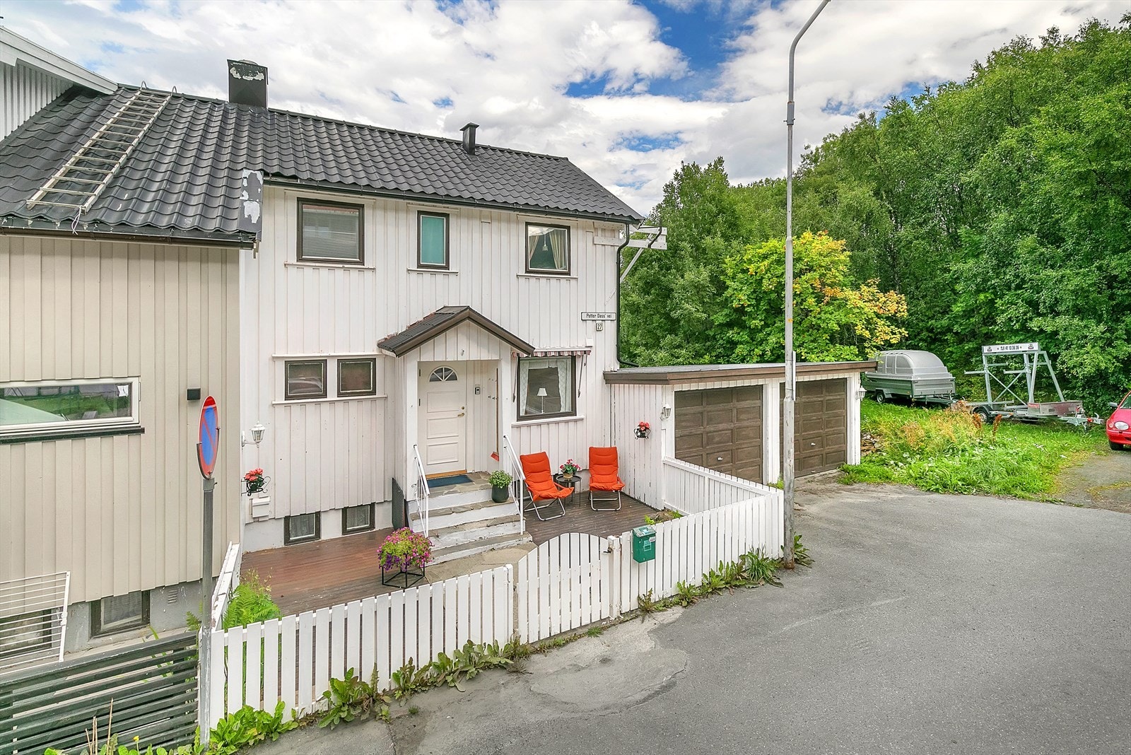Parkering i og foran garasjen Galleribilde