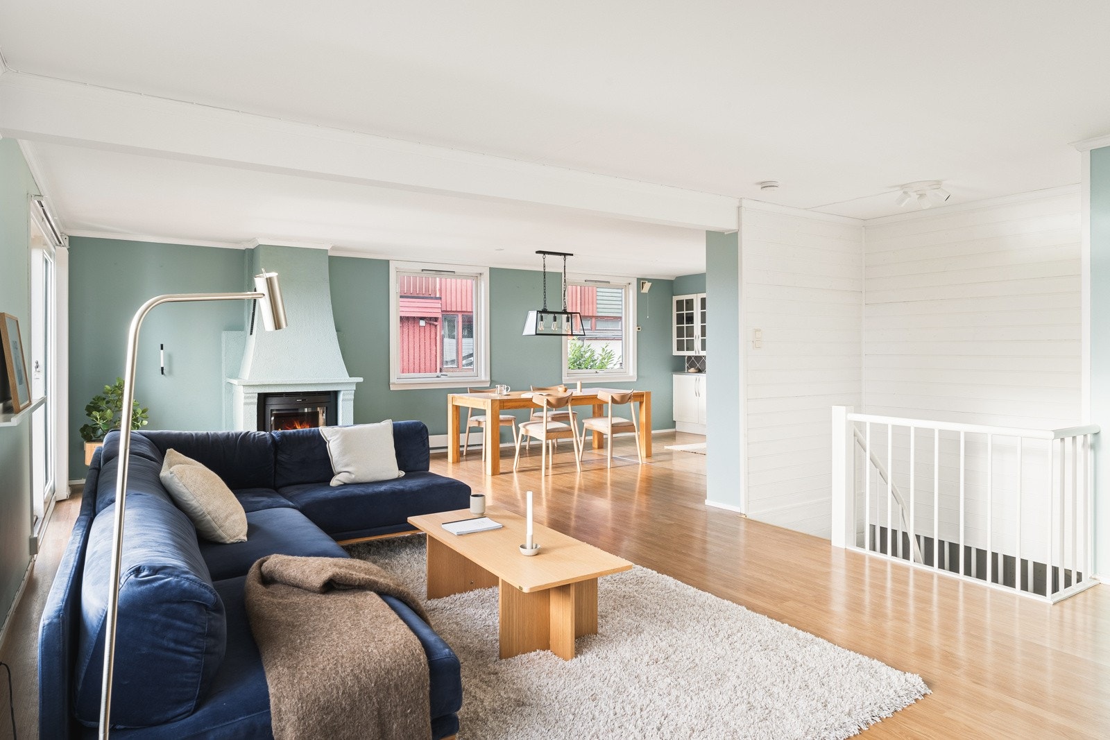 Det er både laminat og parkett i boligen. Galleribilde