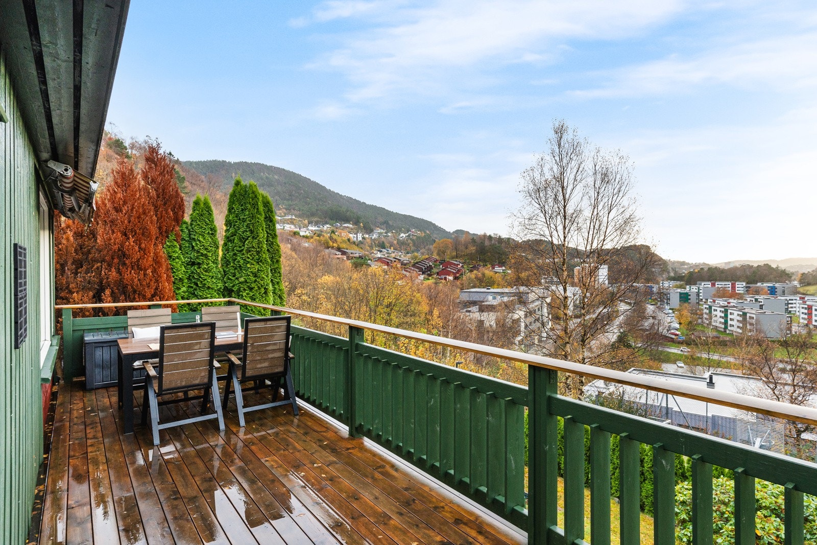 Her er det gode solforhold og fin utsikt over området. Galleribilde