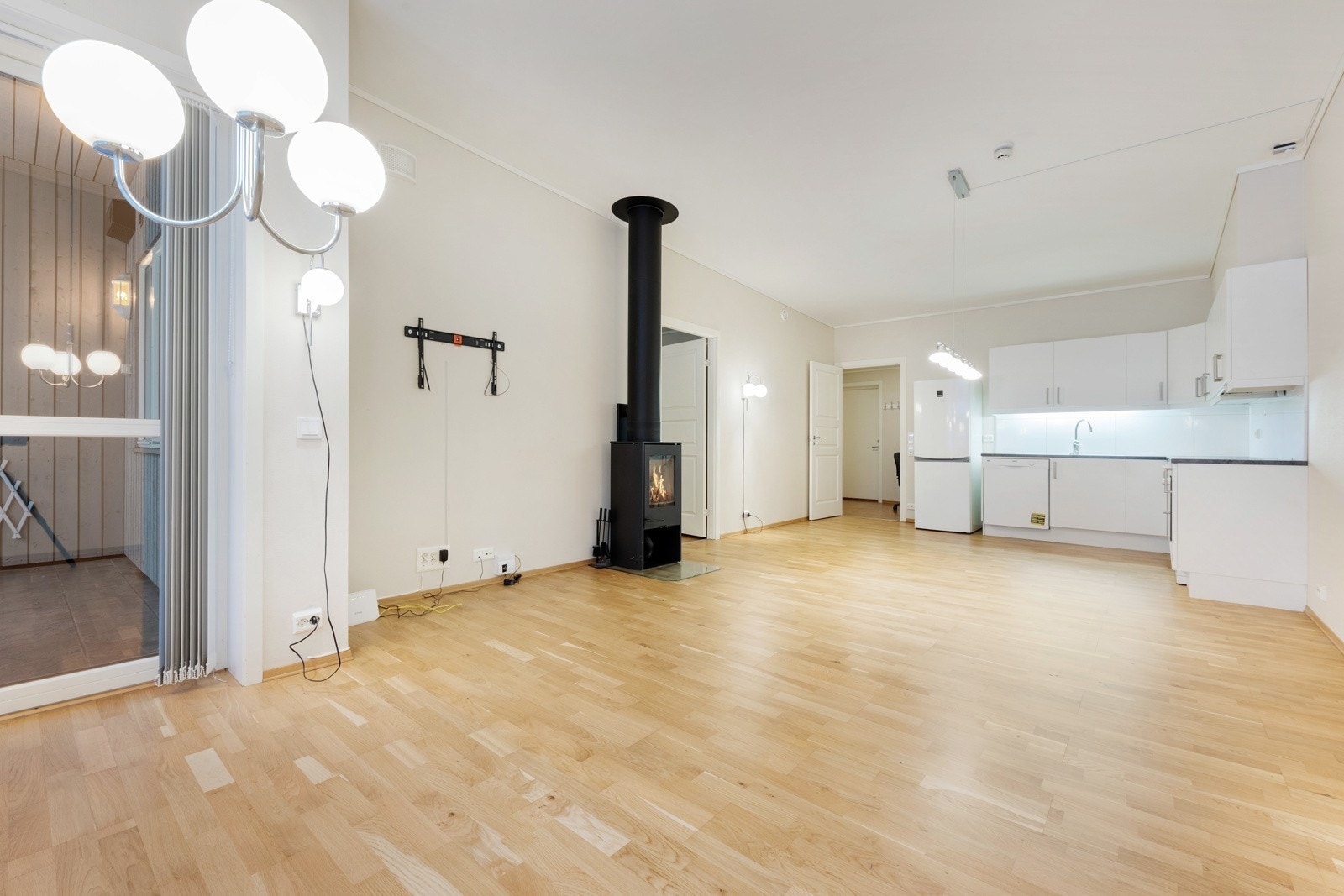 Frå leilegheita er det kort veg til det meste på Skei Galleribilde