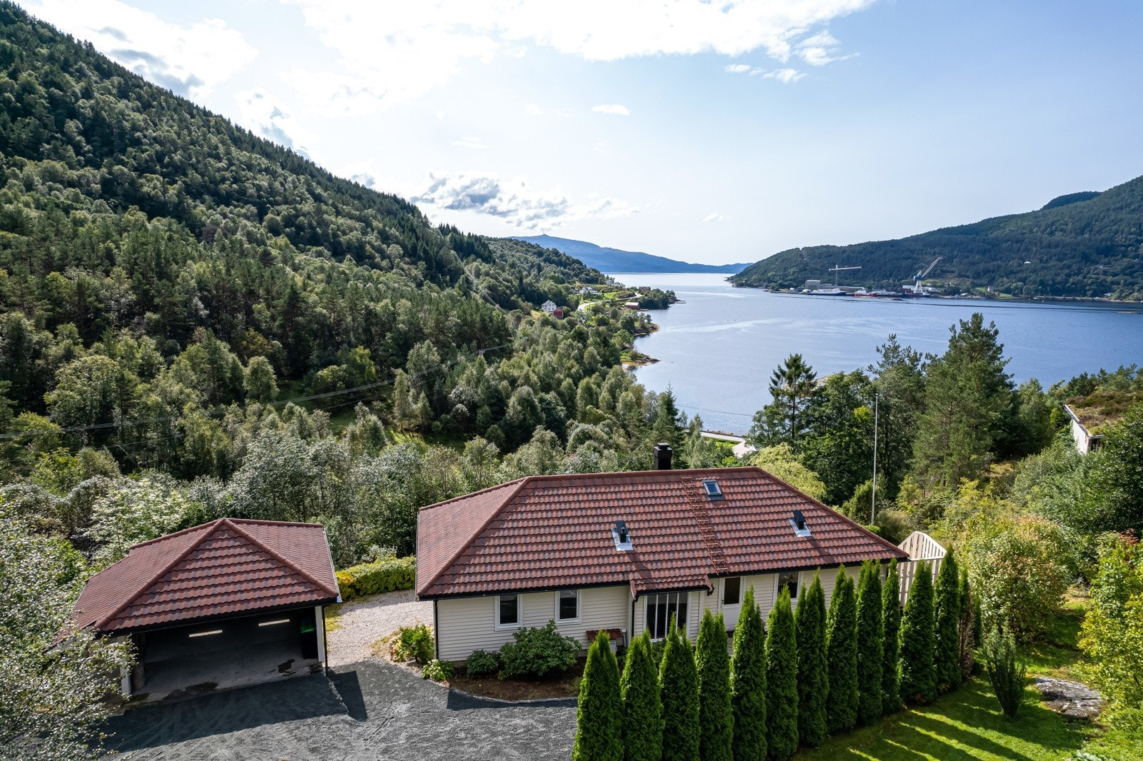 Fasade 2.jpg Galleribilde