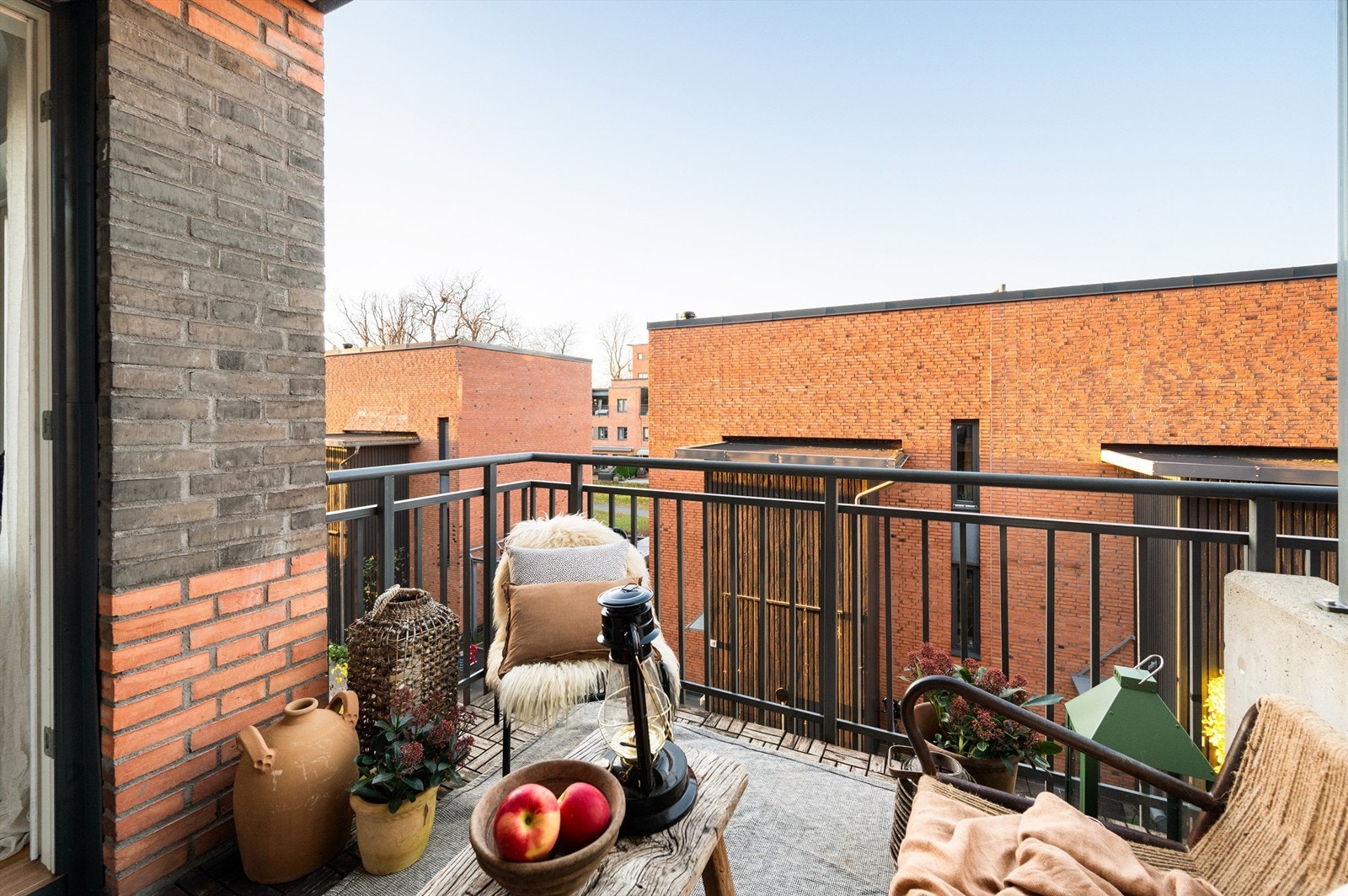 Her er det plass til både sittegruppe og grill m.m. Galleribilde