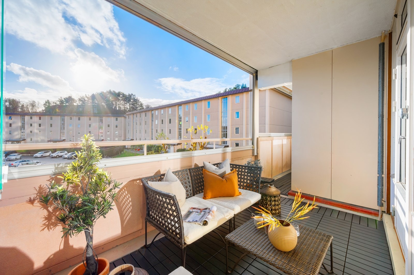 - Direkte utgang til innglasset balkong på 9,7m² - Galleribilde