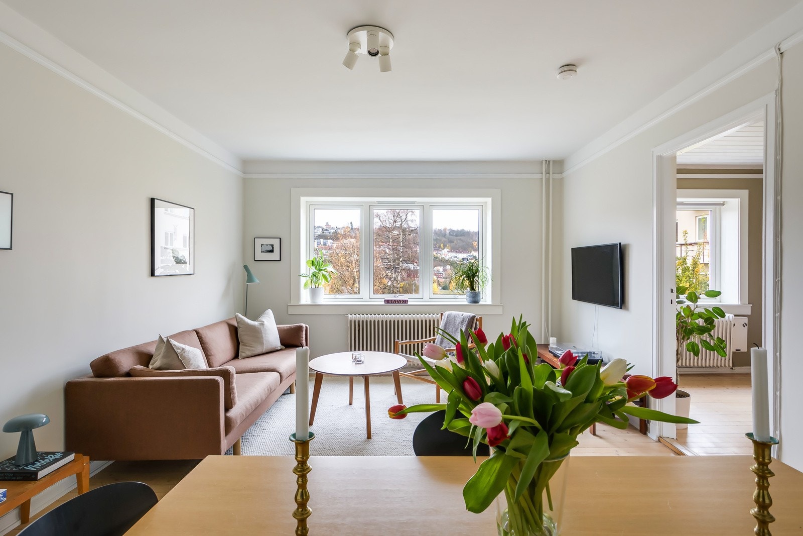 Leilighet beliggende i tredje etasje, med herlig utsikt mot Ekebergåsen. Galleribilde