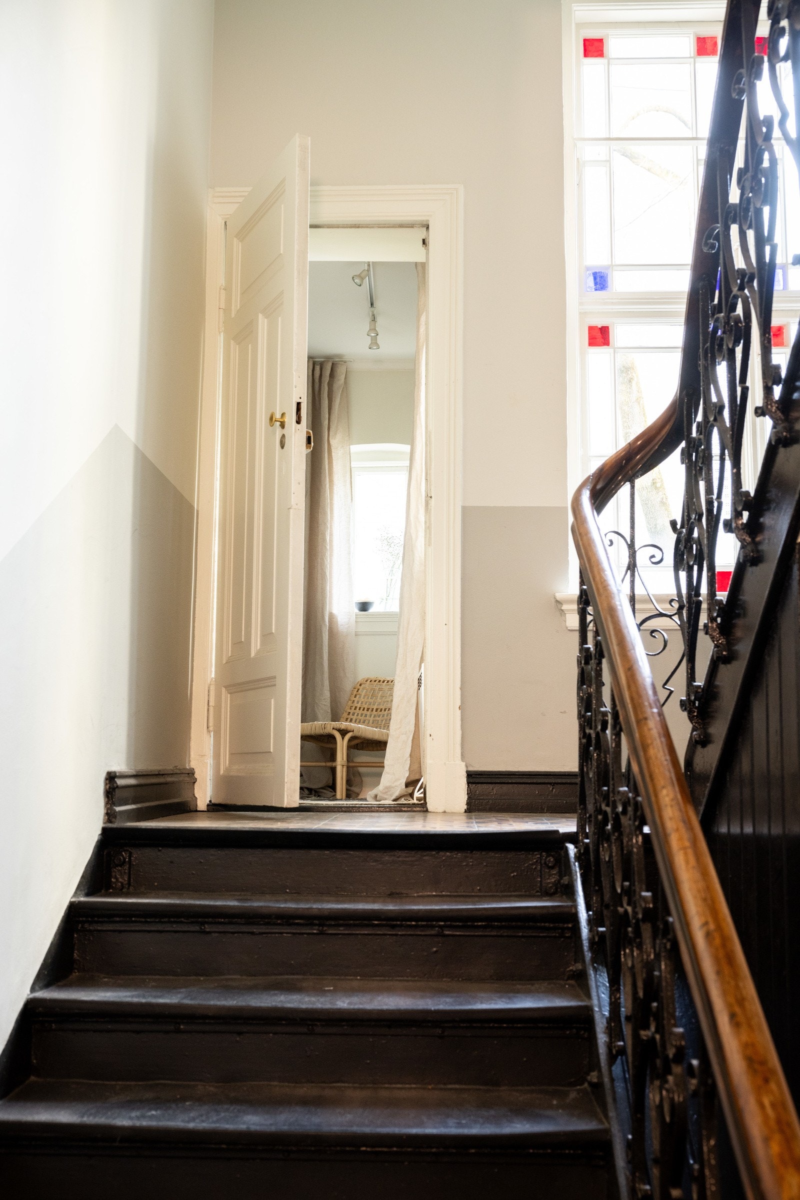 Oppgangen til walk-in closet Galleribilde