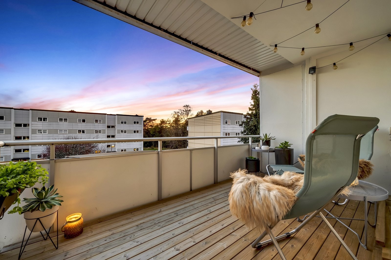 Nordvik Østensjø har gleden av å presentere Rustadgrenda 22. Galleribilde