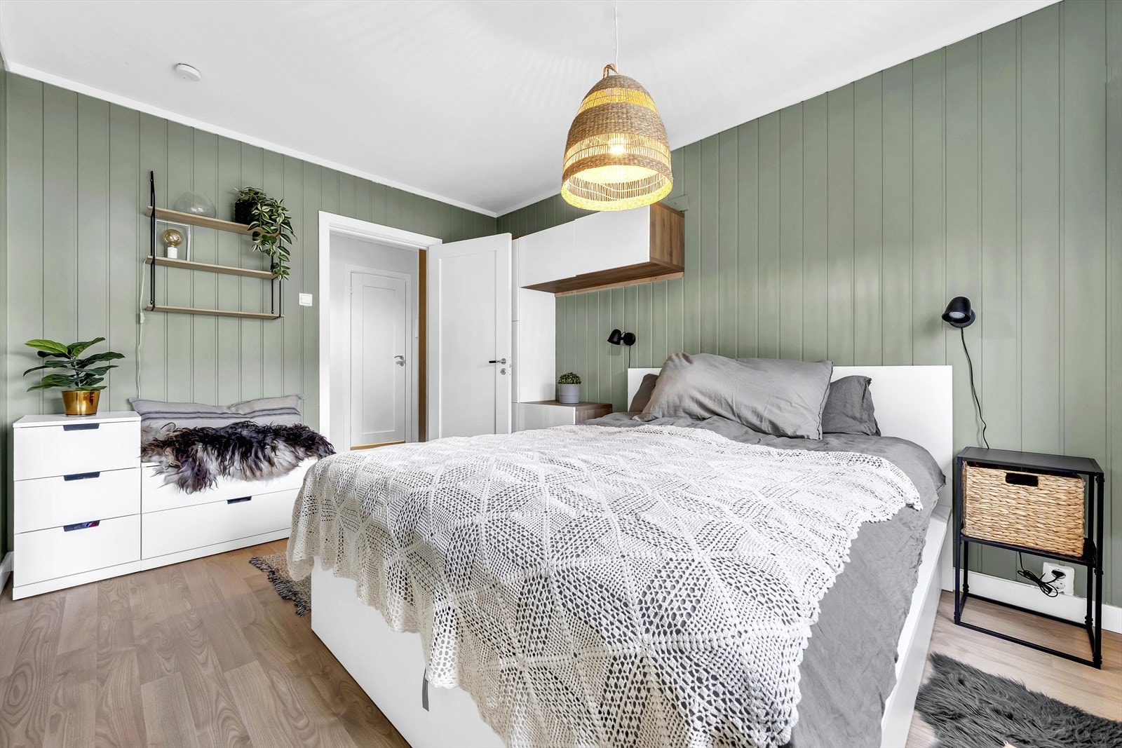 Det er fin plass til garderobeløsning. Galleribilde