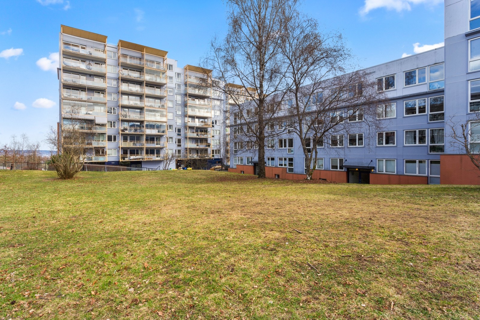 Borettslag beliggende ved foten av Holmenkollåsen, omkranset av store, grønne lunger. Galleribilde