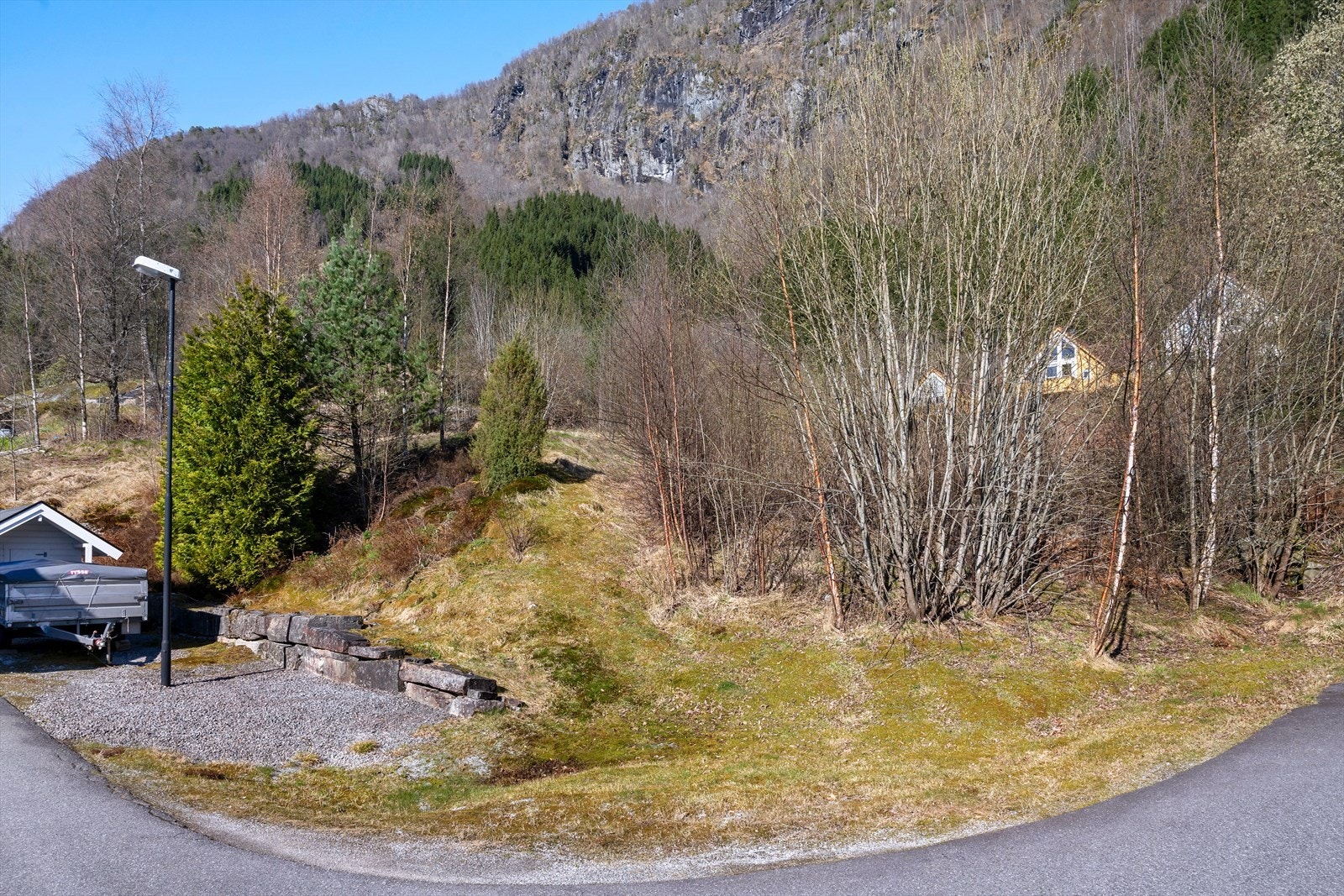 Det blir ikkje halde fellesvisning på eigedomen, men interessentar kan fritt synfare eigedomen Galleribilde