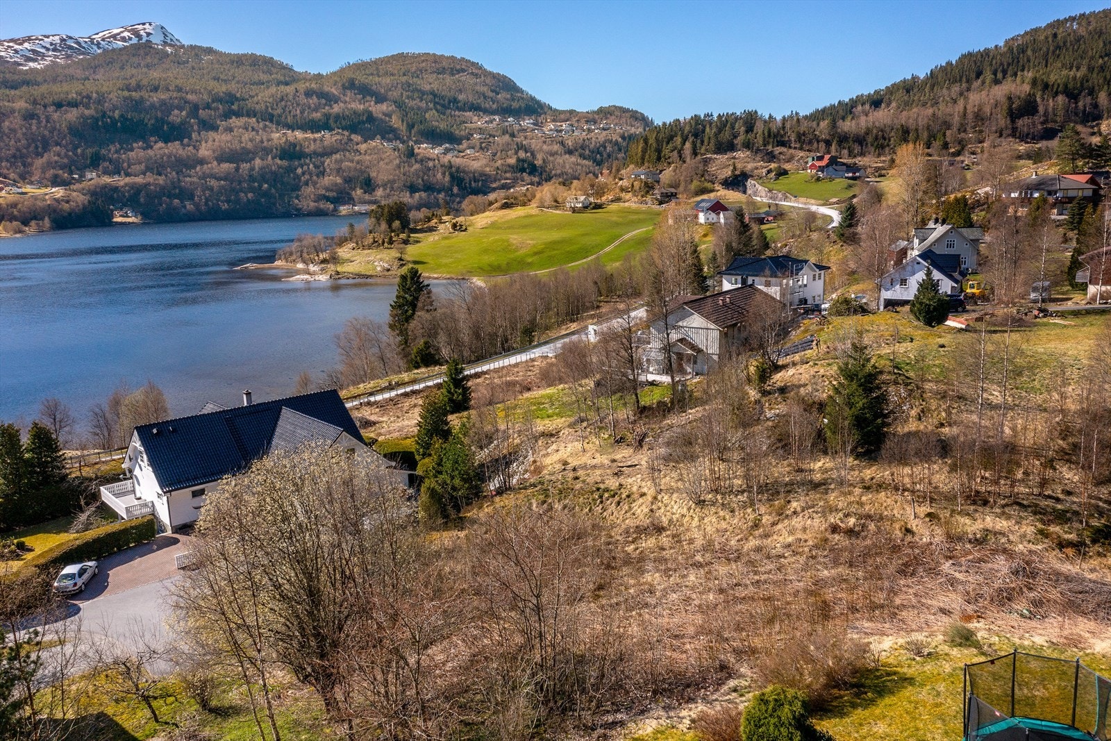Bustadtomt med flott beliggenheit på Hornnes Galleribilde