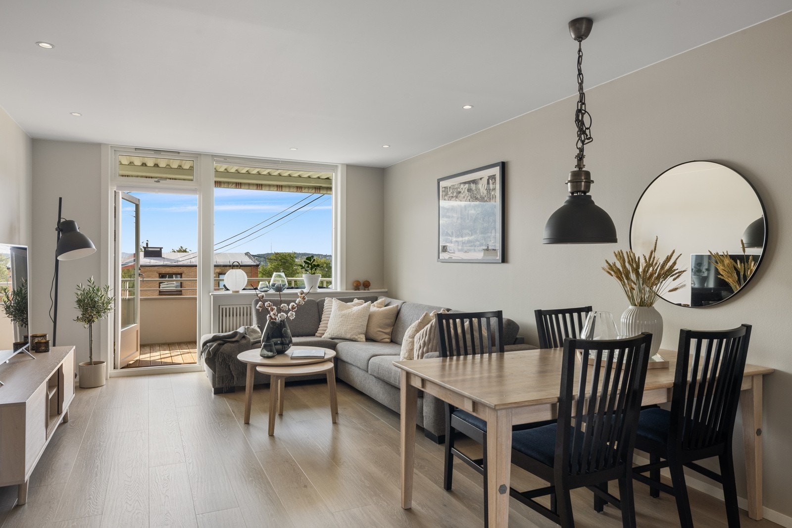 - Velkommen til Bølerskrenten 18 - Presentert av PrivatMeglere Jimmy Phan og Håvard Haugstulen - Galleribilde