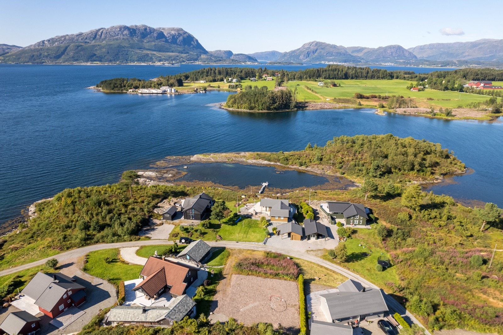 Byggeklar hyttetomt med havutsikt Galleribilde